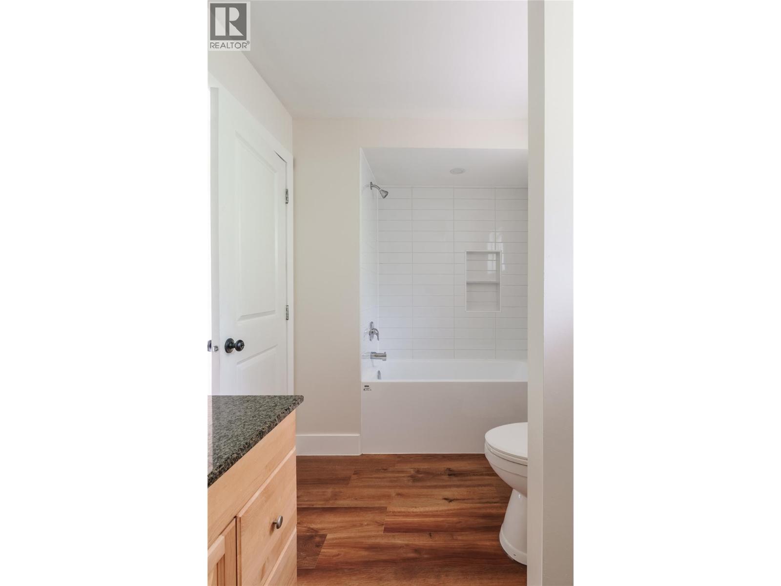 1231 1 Street Se, Salmon Arm, British Columbia  V1E 0B6 - Photo 19 - 10388577