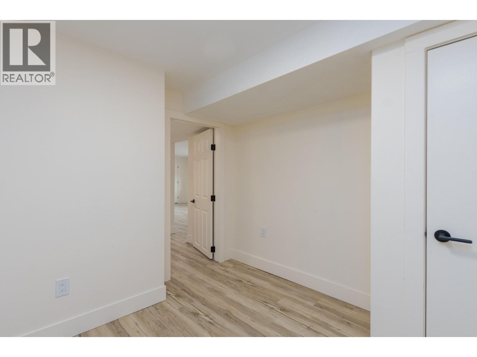 1231 1 Street Se, Salmon Arm, British Columbia  V1E 0B6 - Photo 32 - 10388577