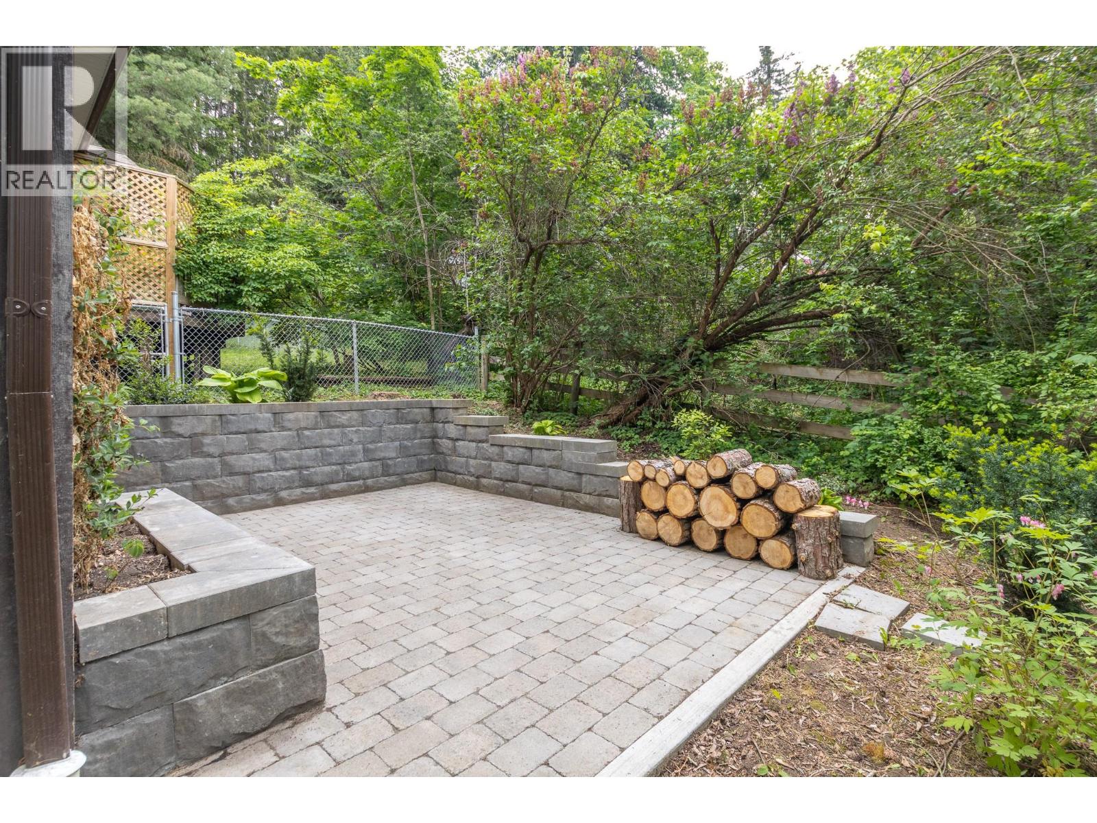 1231 1 Street Se, Salmon Arm, British Columbia  V1E 0B6 - Photo 33 - 10388577
