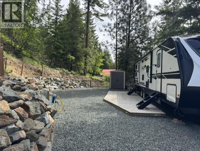 5265 Hlina Road, Celista, British Columbia  V0E 1M6 - Photo 5 - 10388821