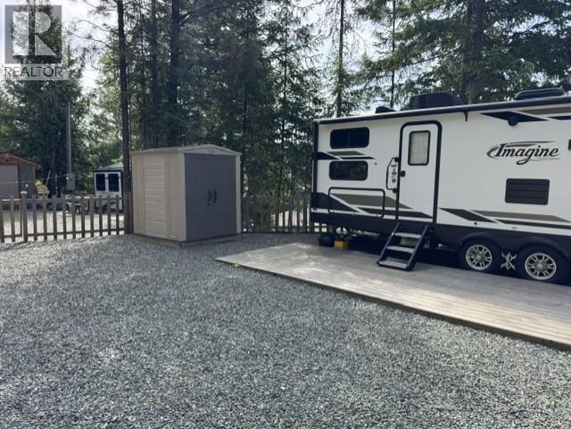 5265 Hlina Road, Celista, British Columbia  V0E 1M6 - Photo 6 - 10388821