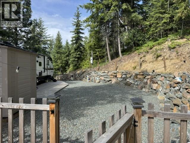 5265 Hlina Road, Celista, British Columbia  V0E 1M6 - Photo 8 - 10388821