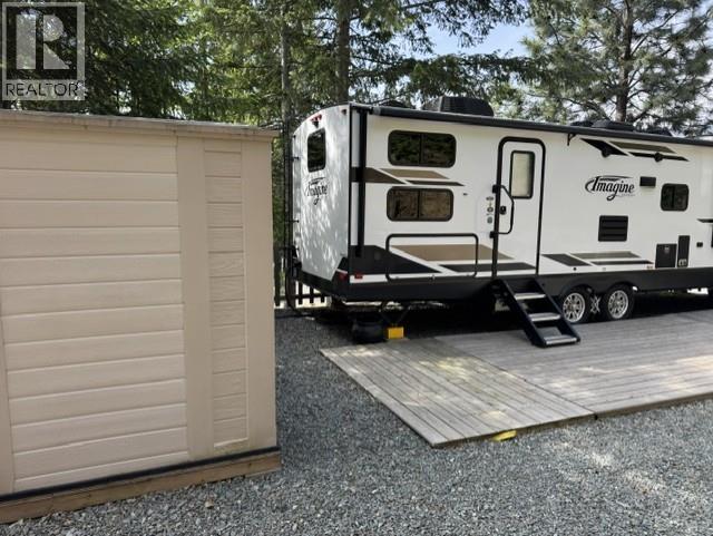 5265 Hlina Road, Celista, British Columbia  V0E 1M6 - Photo 9 - 10388821