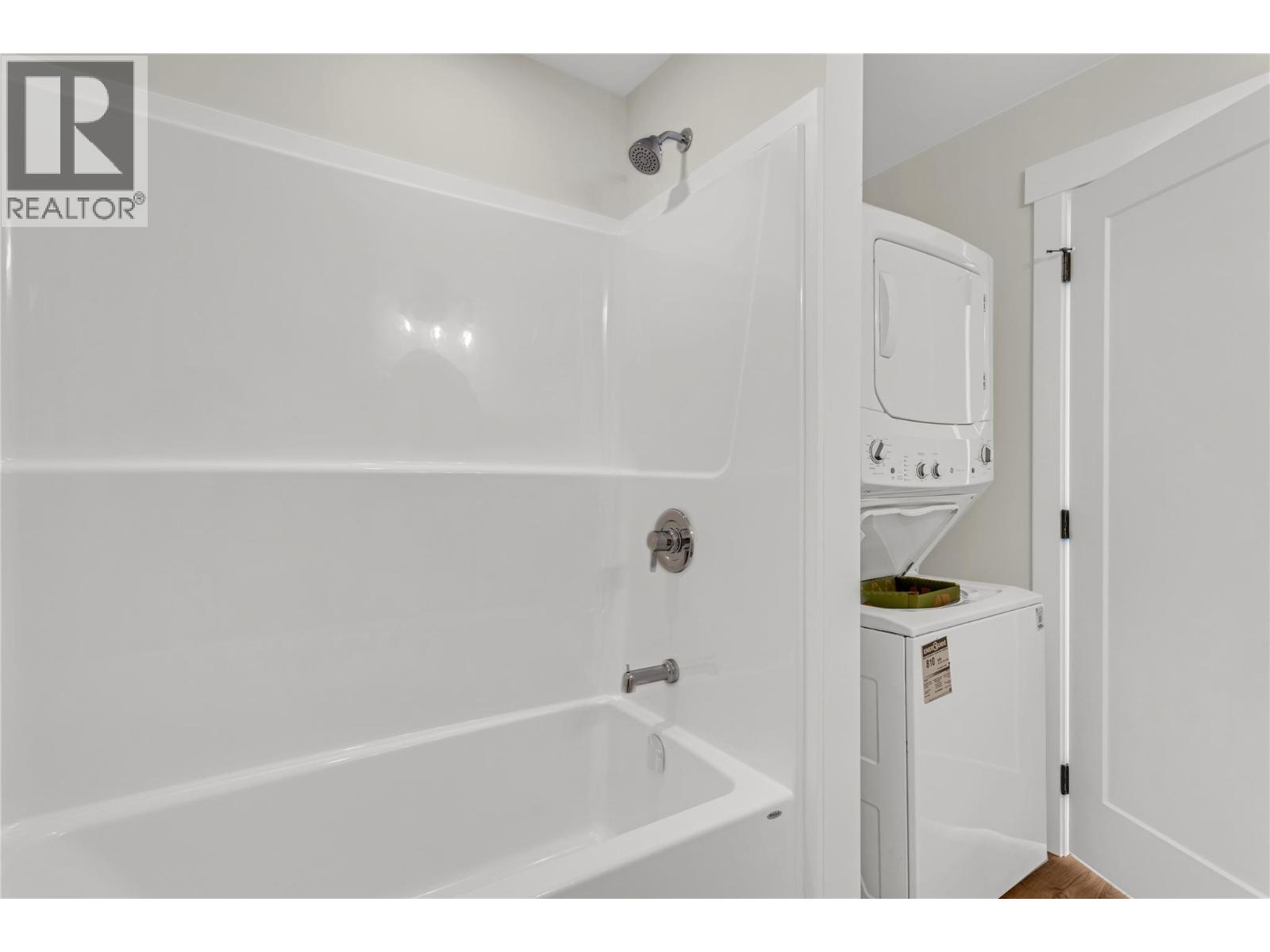 2150 Montenegro Drive, Kelowna, British Columbia  V1P 0B2 - Photo 32 - 10387111