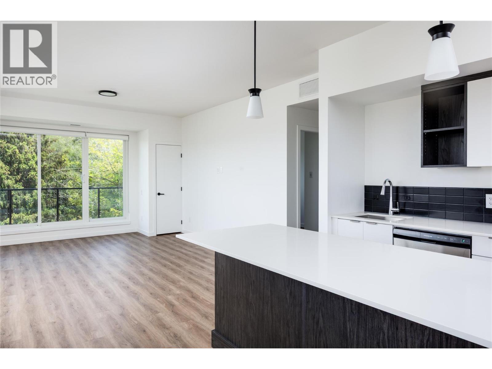615 Rutland N Road Unit# 401, Kelowna, British Columbia  V1X 0B3 - Photo 3 - 10386536