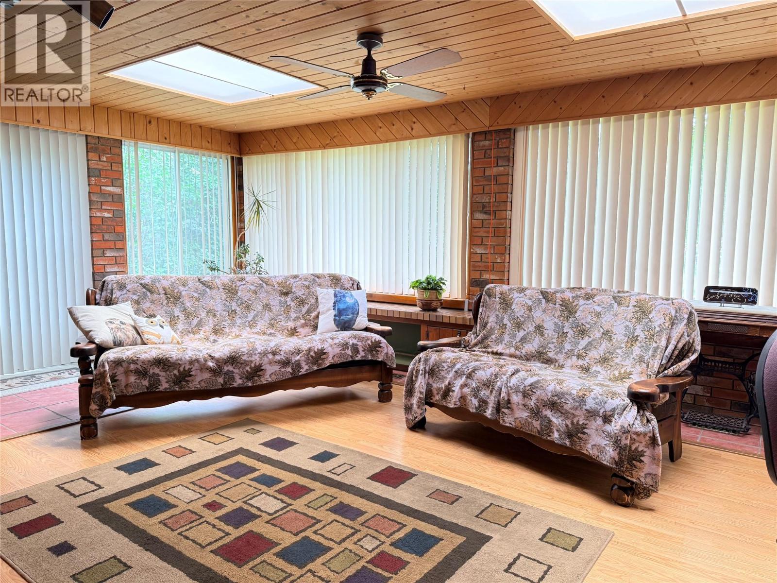 1980 3 Highway, Christina Lake, British Columbia  V0H 1E2 - Photo 21 - 10388837