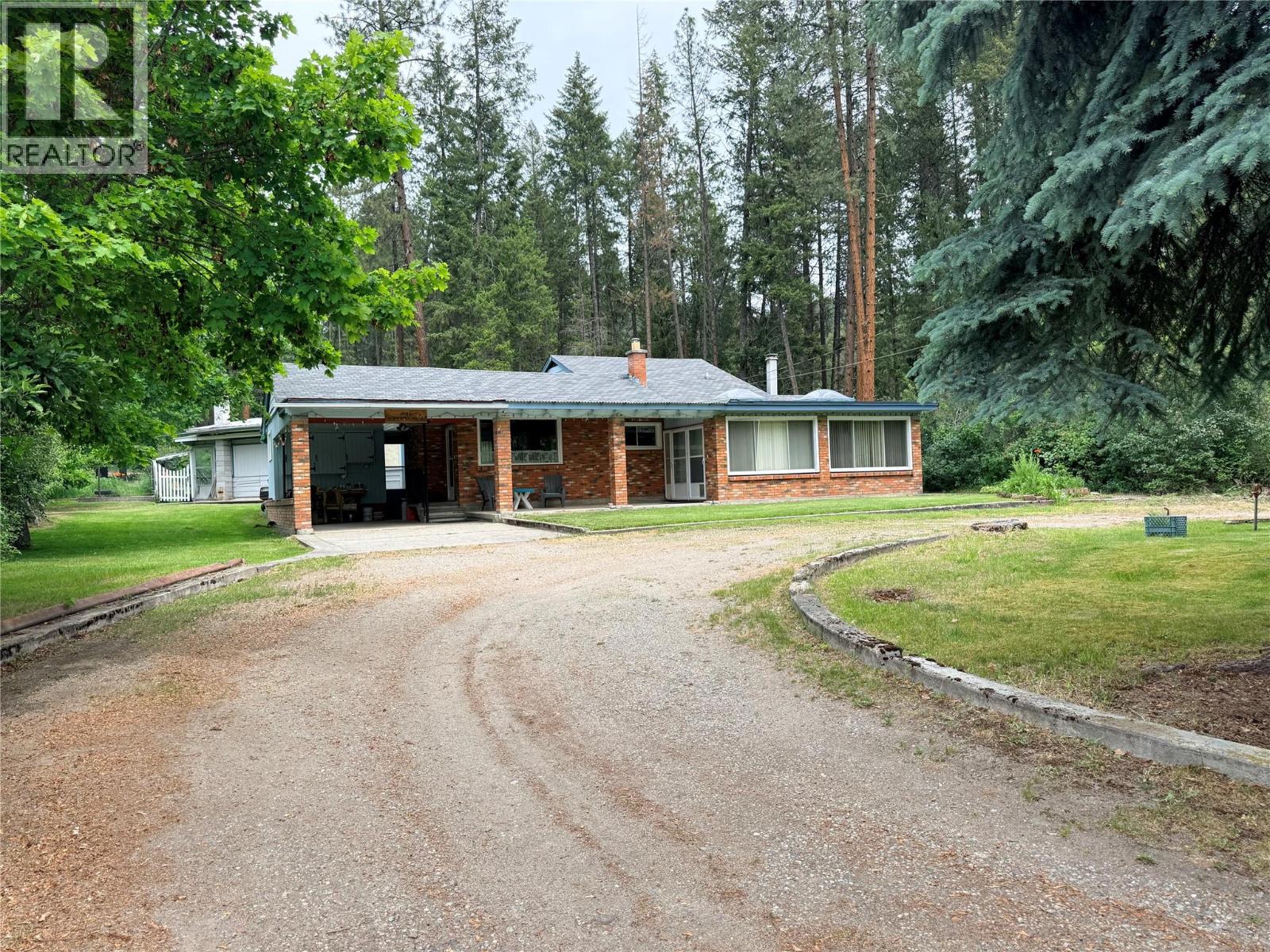1980 3 Highway, Christina Lake, British Columbia  V0H 1E2 - Photo 35 - 10388837