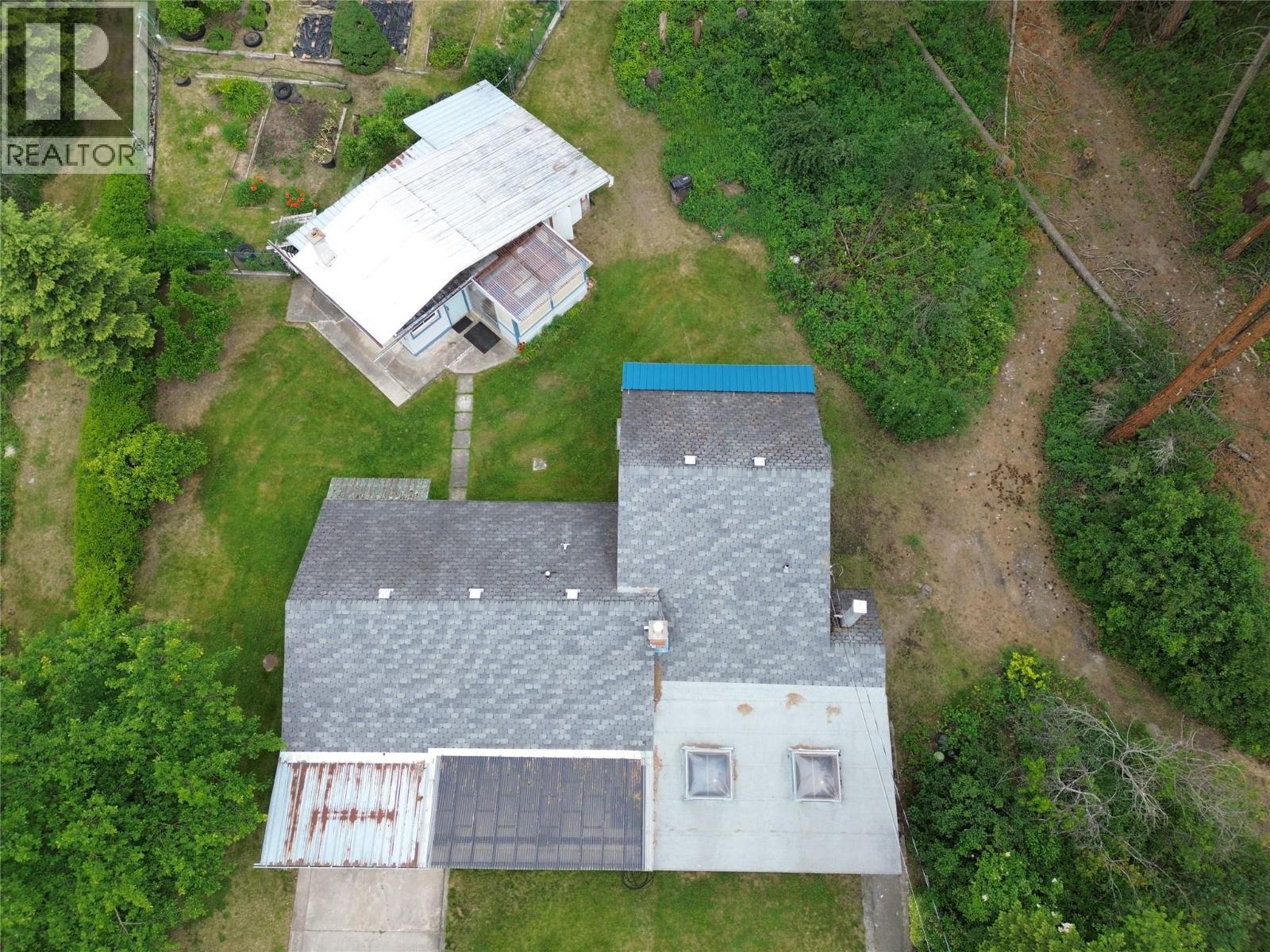 1980 3 Highway, Christina Lake, British Columbia  V0H 1E2 - Photo 36 - 10388837