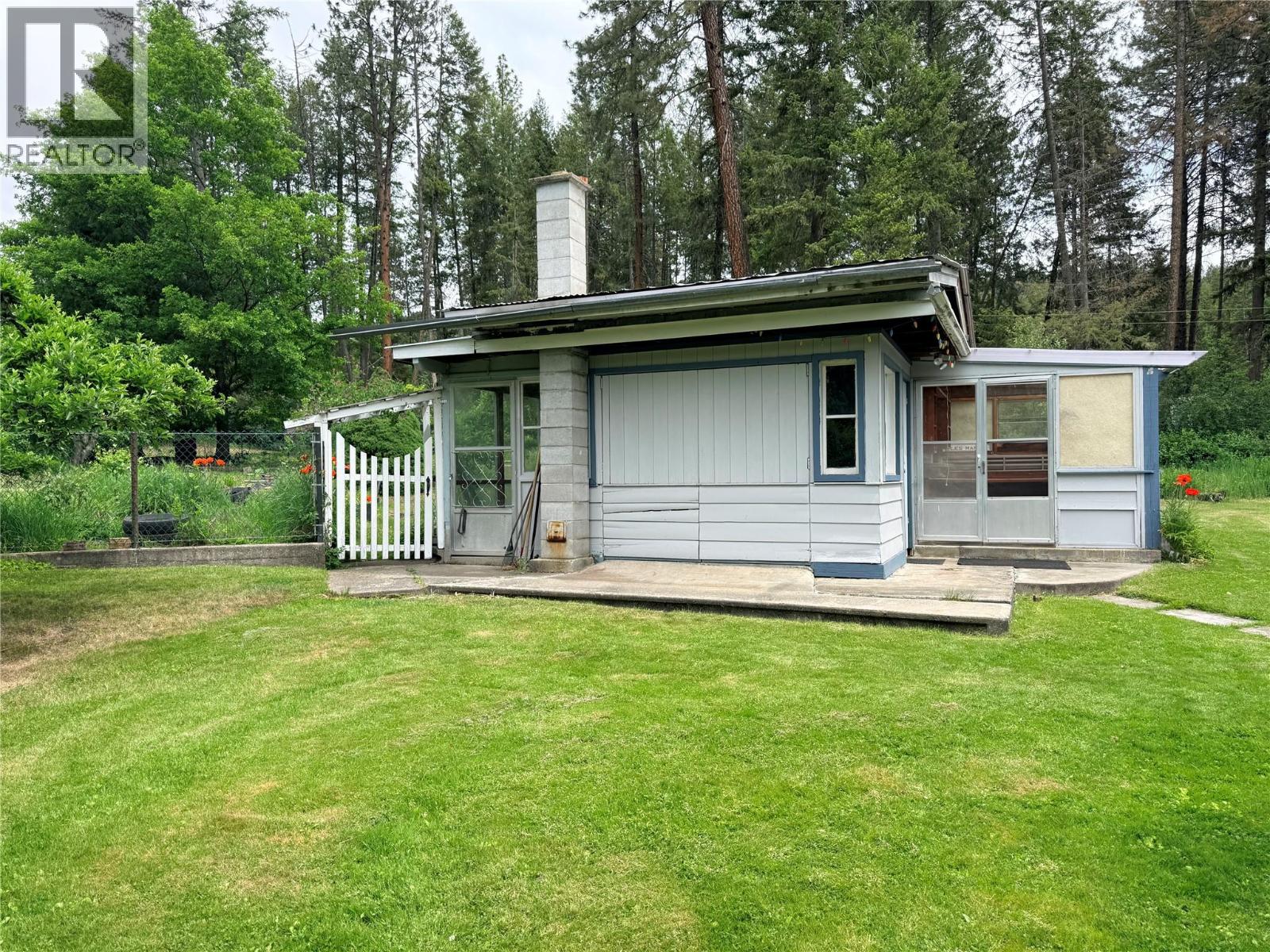 1980 3 Highway, Christina Lake, British Columbia  V0H 1E2 - Photo 39 - 10388837