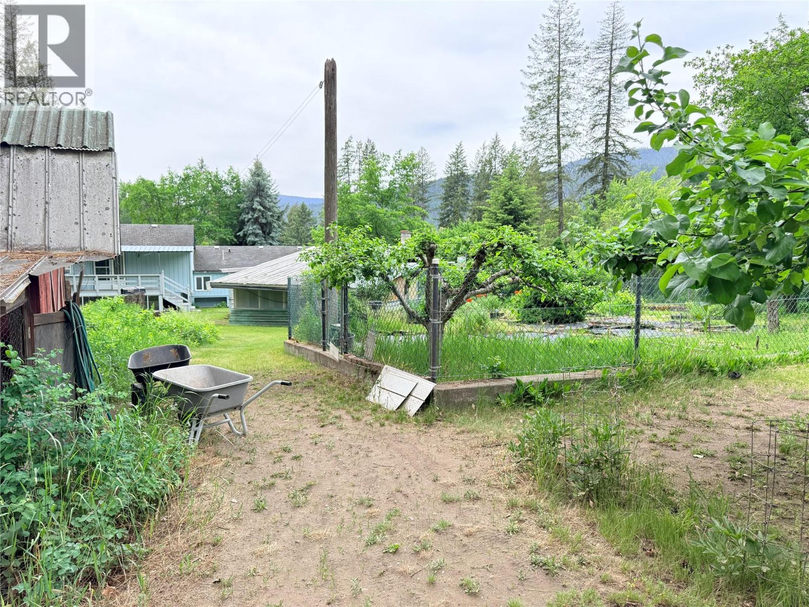 1980 3 Highway, Christina Lake, British Columbia  V0H 1E2 - Photo 45 - 10388837