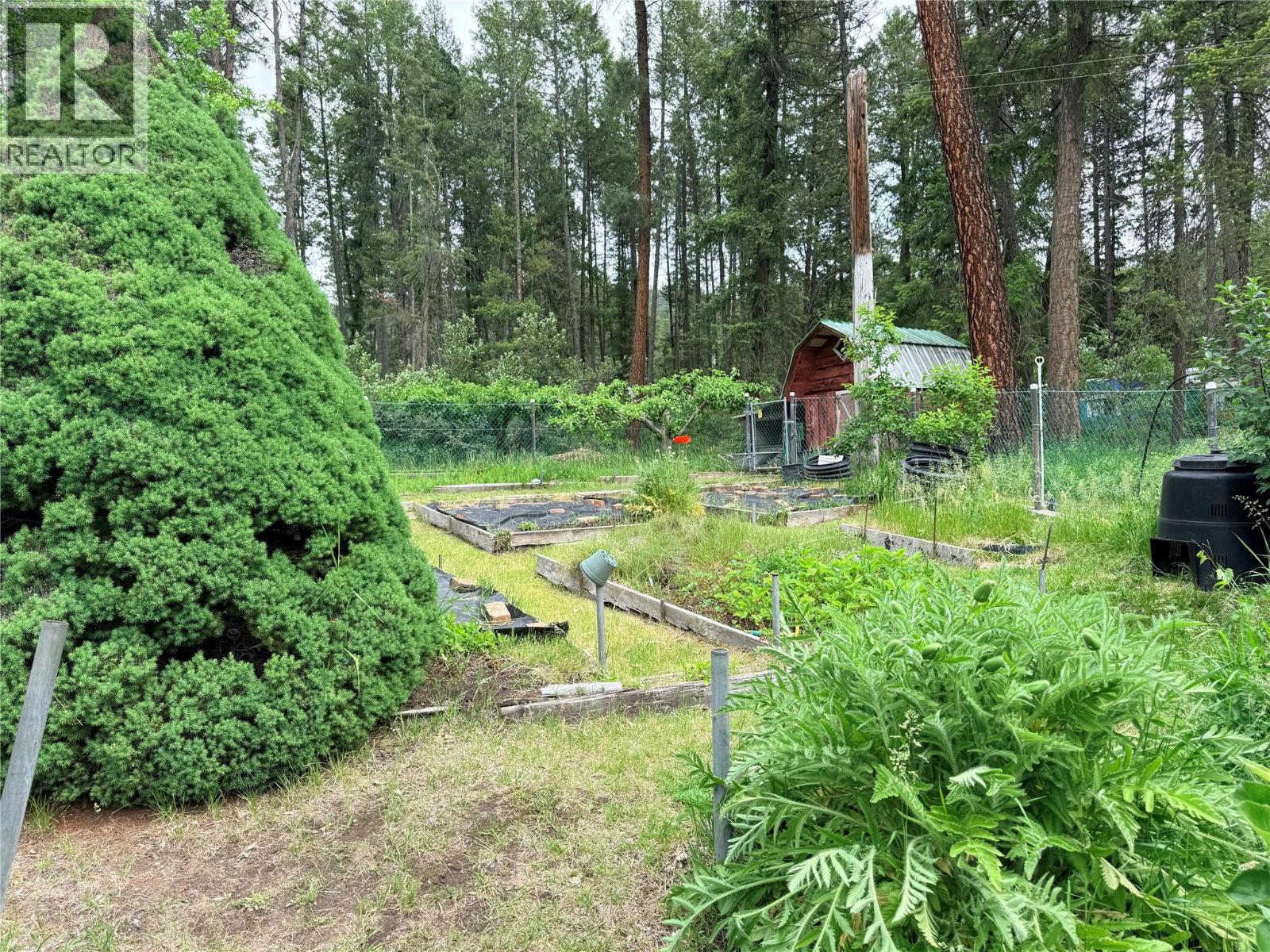 1980 3 Highway, Christina Lake, British Columbia  V0H 1E2 - Photo 9 - 10388837
