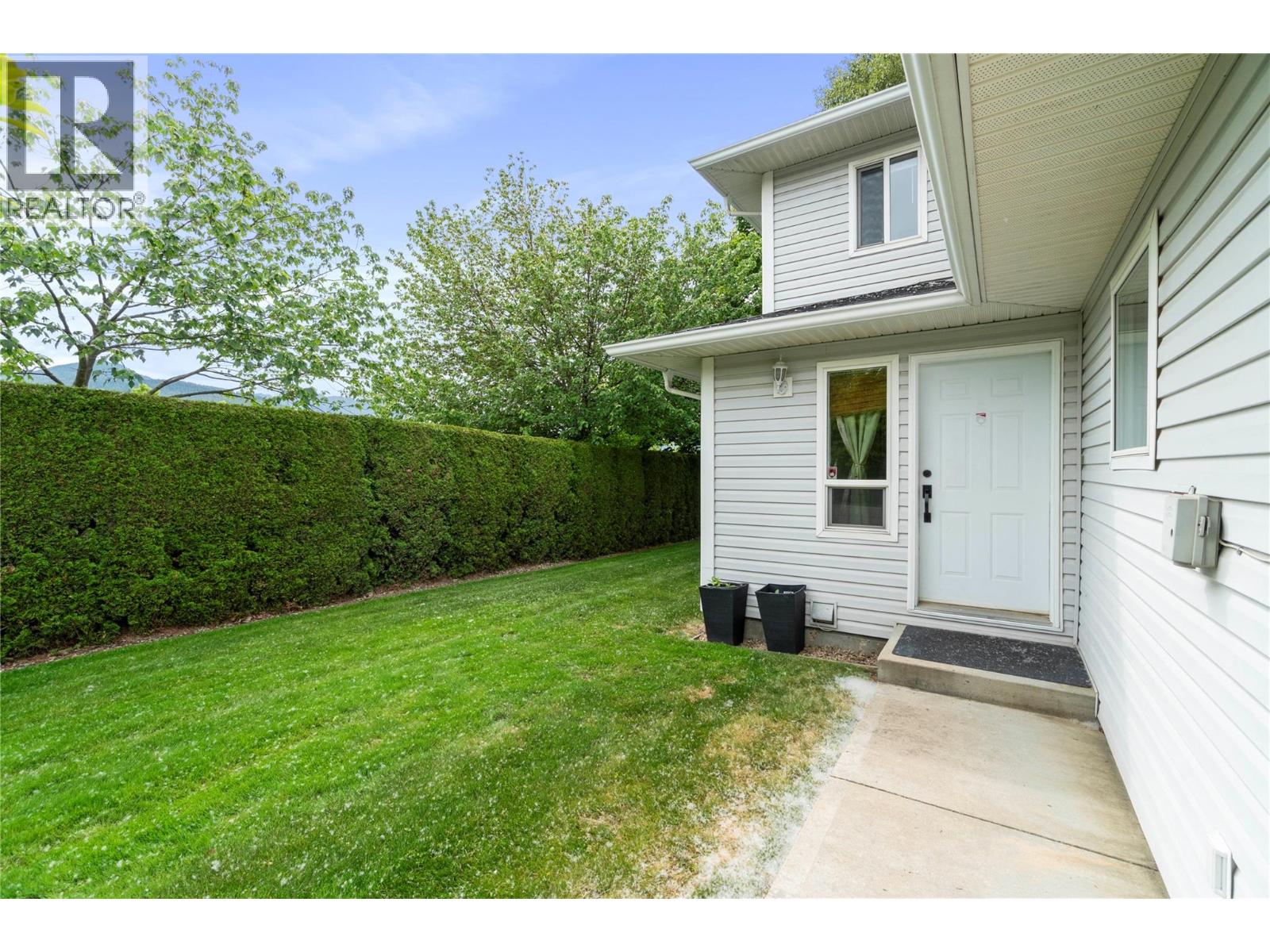 2951 11 Avenue Ne Unit# 1, Salmon Arm, British Columbia  V1E 1V8 - Photo 2 - 10388234
