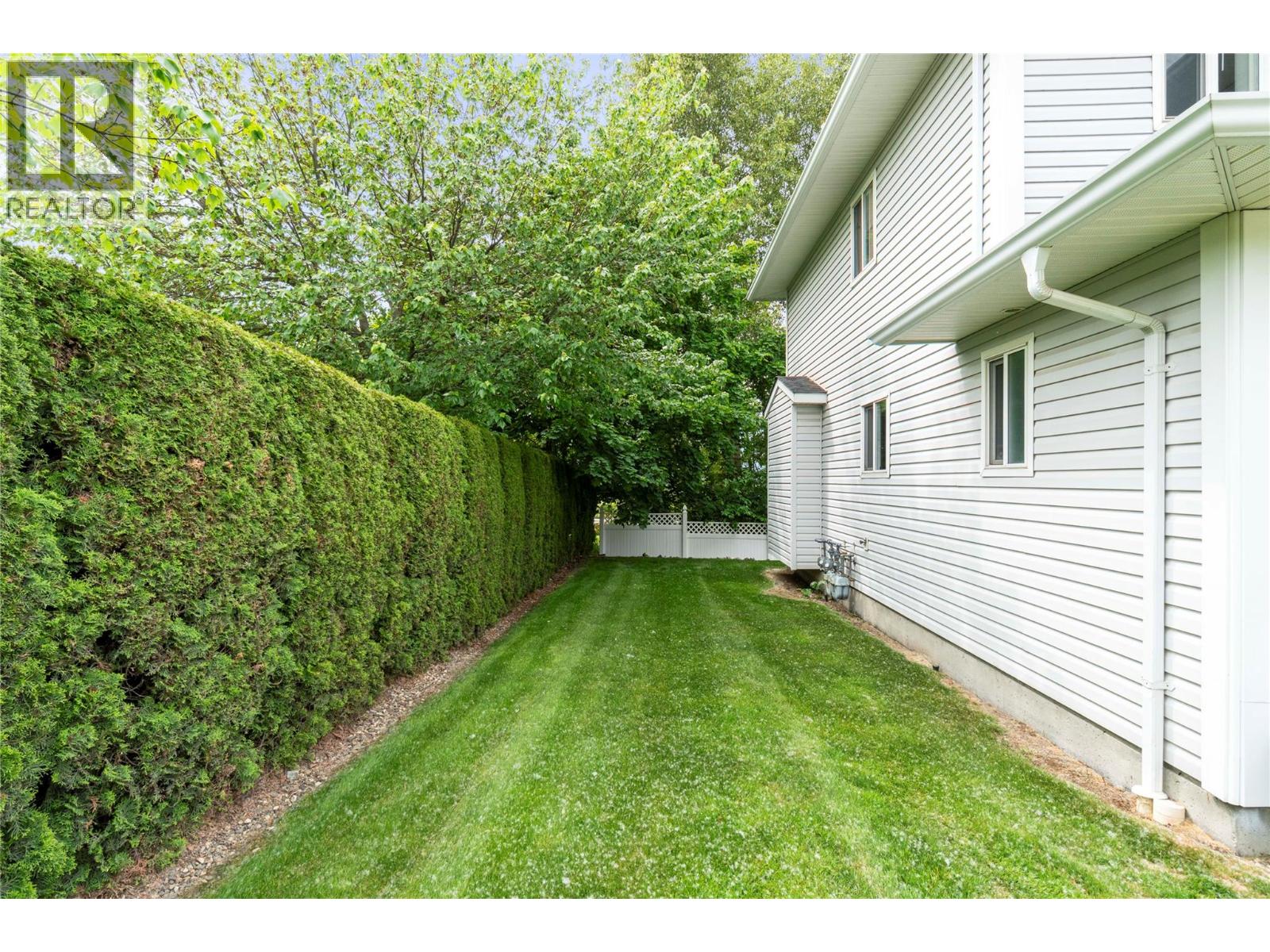 2951 11 Avenue Ne Unit# 1, Salmon Arm, British Columbia  V1E 1V8 - Photo 4 - 10388234