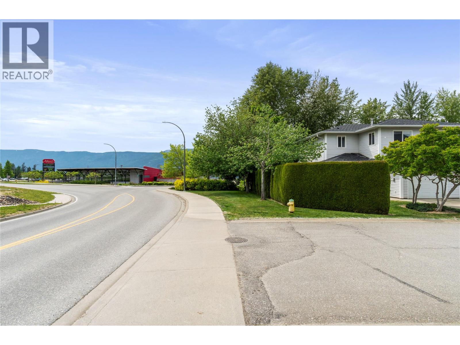 2951 11 Avenue Ne Unit# 1, Salmon Arm, British Columbia  V1E 1V8 - Photo 5 - 10388234