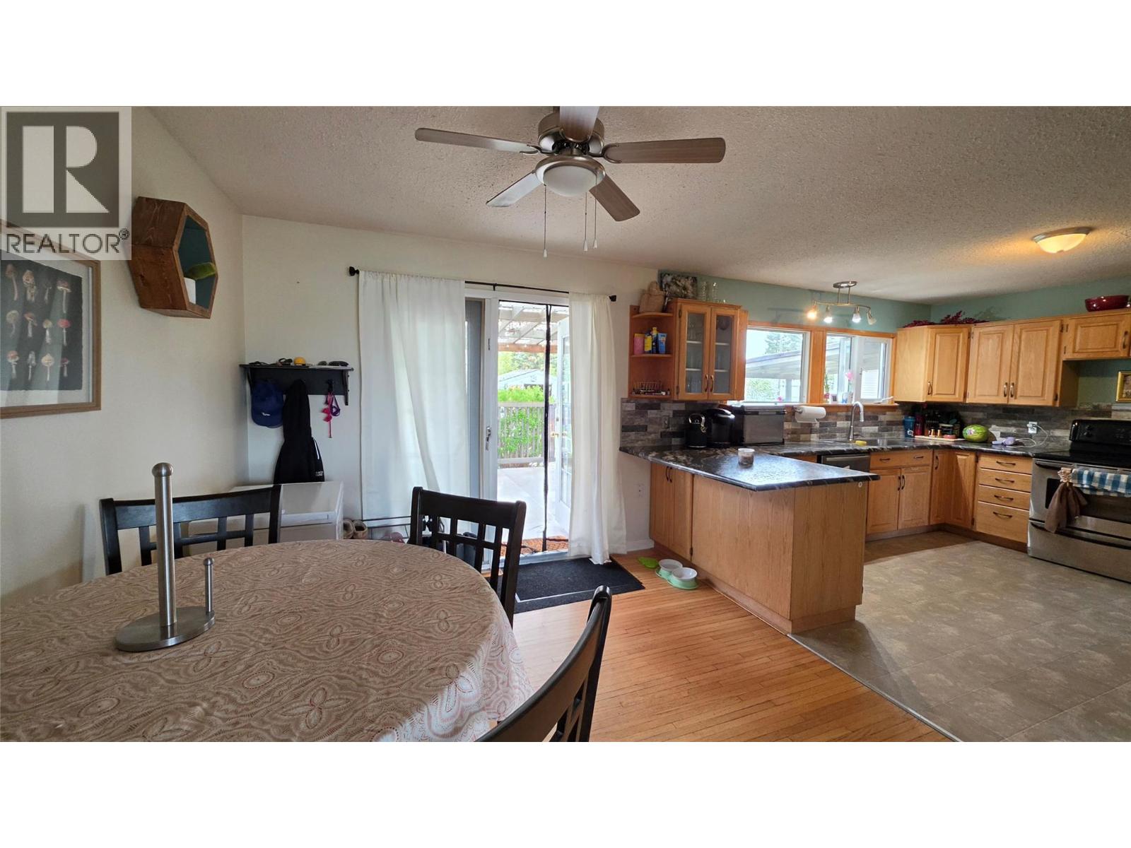1316 93 Avenue, Dawson Creek, British Columbia  V1G 1E4 - Photo 4 - 10388936