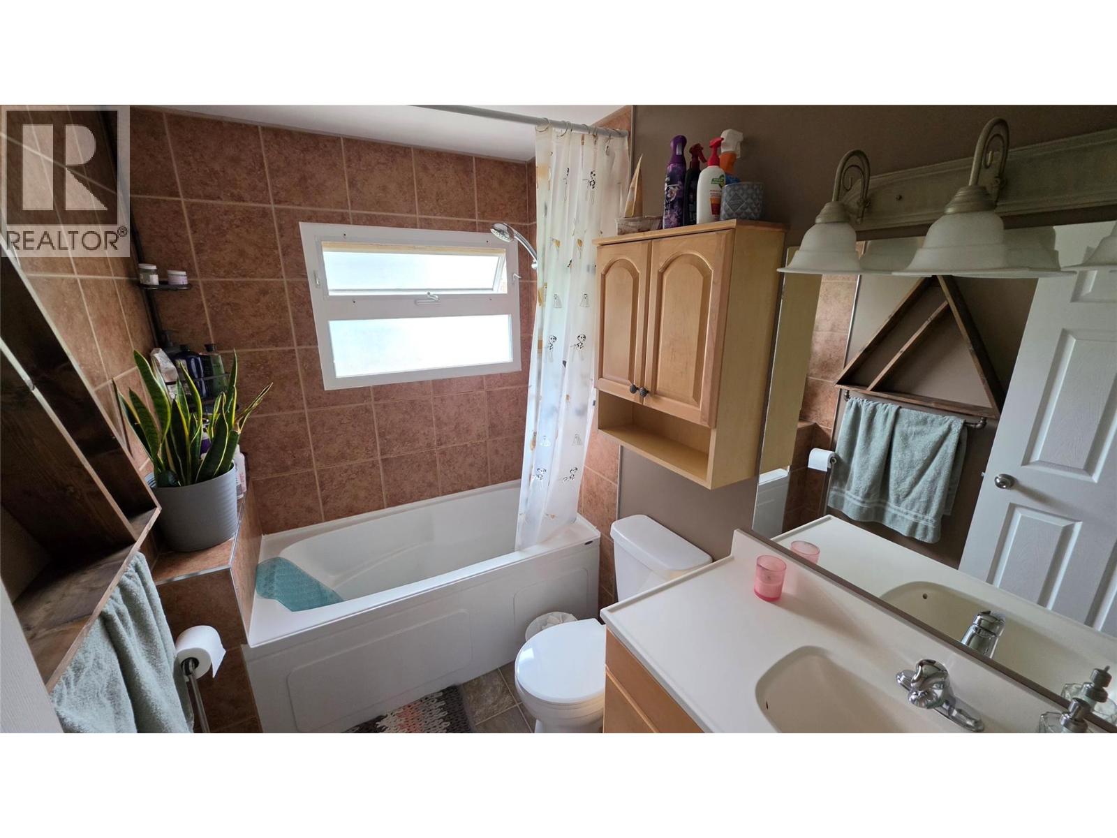 1316 93 Avenue, Dawson Creek, British Columbia  V1G 1E4 - Photo 9 - 10388936