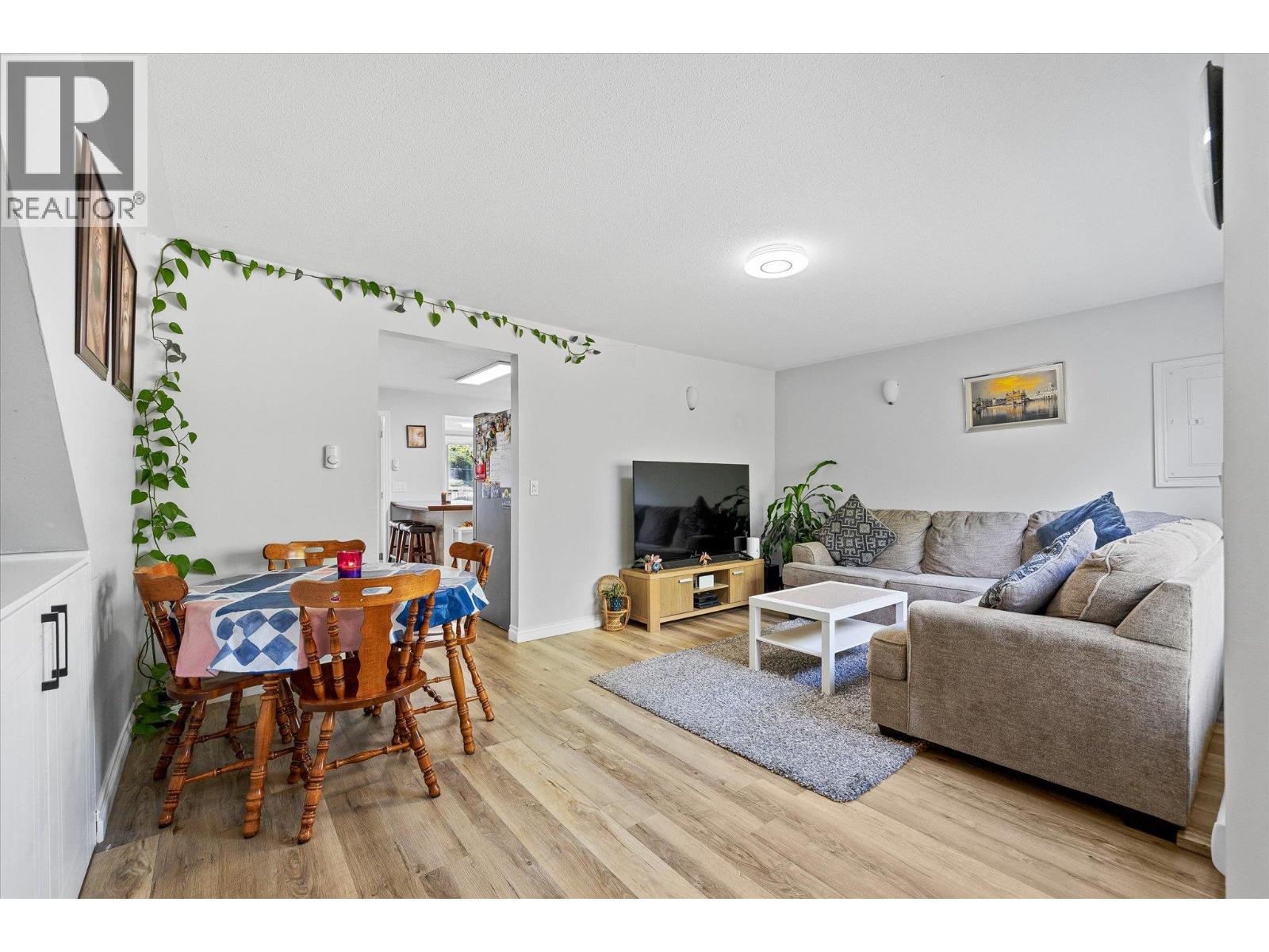 11592 Okanagan Centre Road E, Lake Country, British Columbia  V4V 1G4 - Photo 3 - 10388826