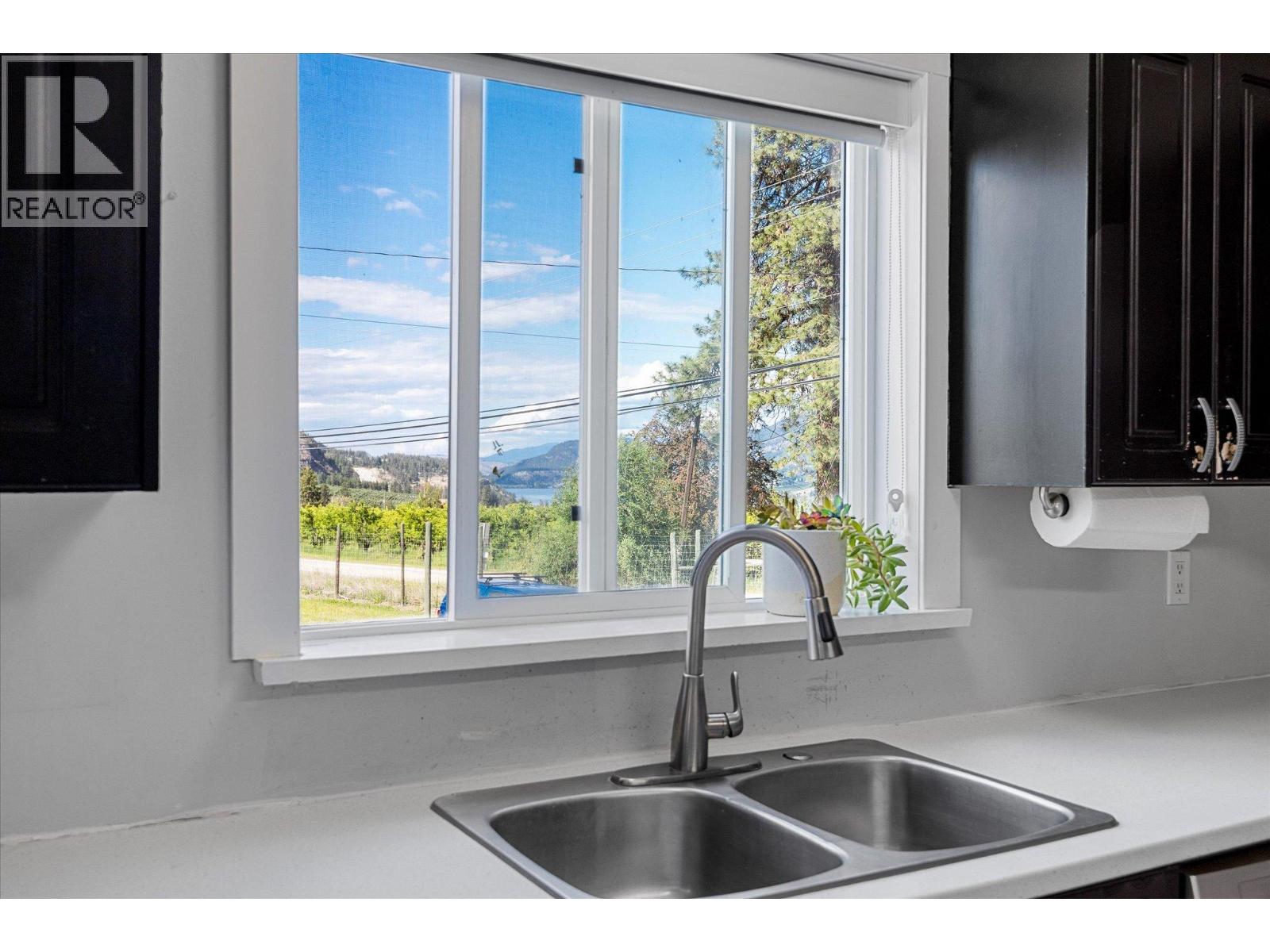 11592 Okanagan Centre Road E, Lake Country, British Columbia  V4V 1G4 - Photo 9 - 10388826