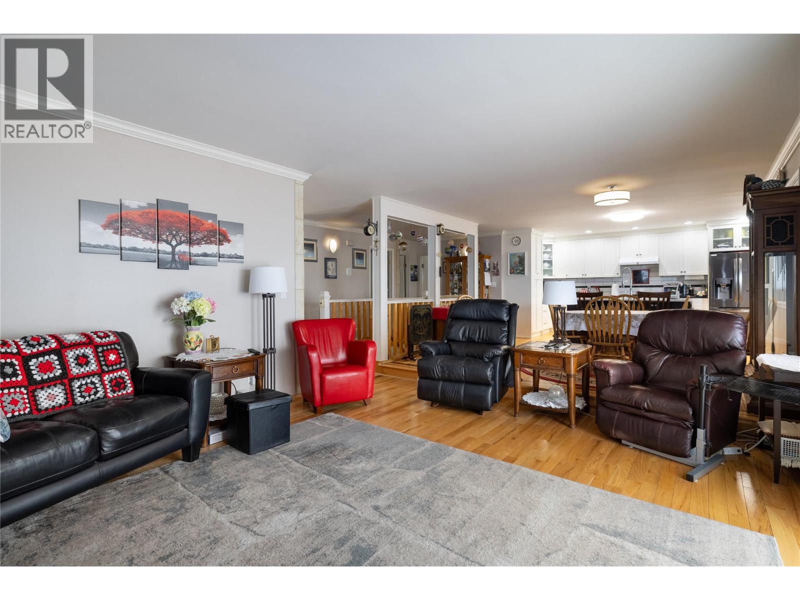 3944 Cascade Drive, Vernon, British Columbia  V1T 9E7 - Photo 5 - 10388481