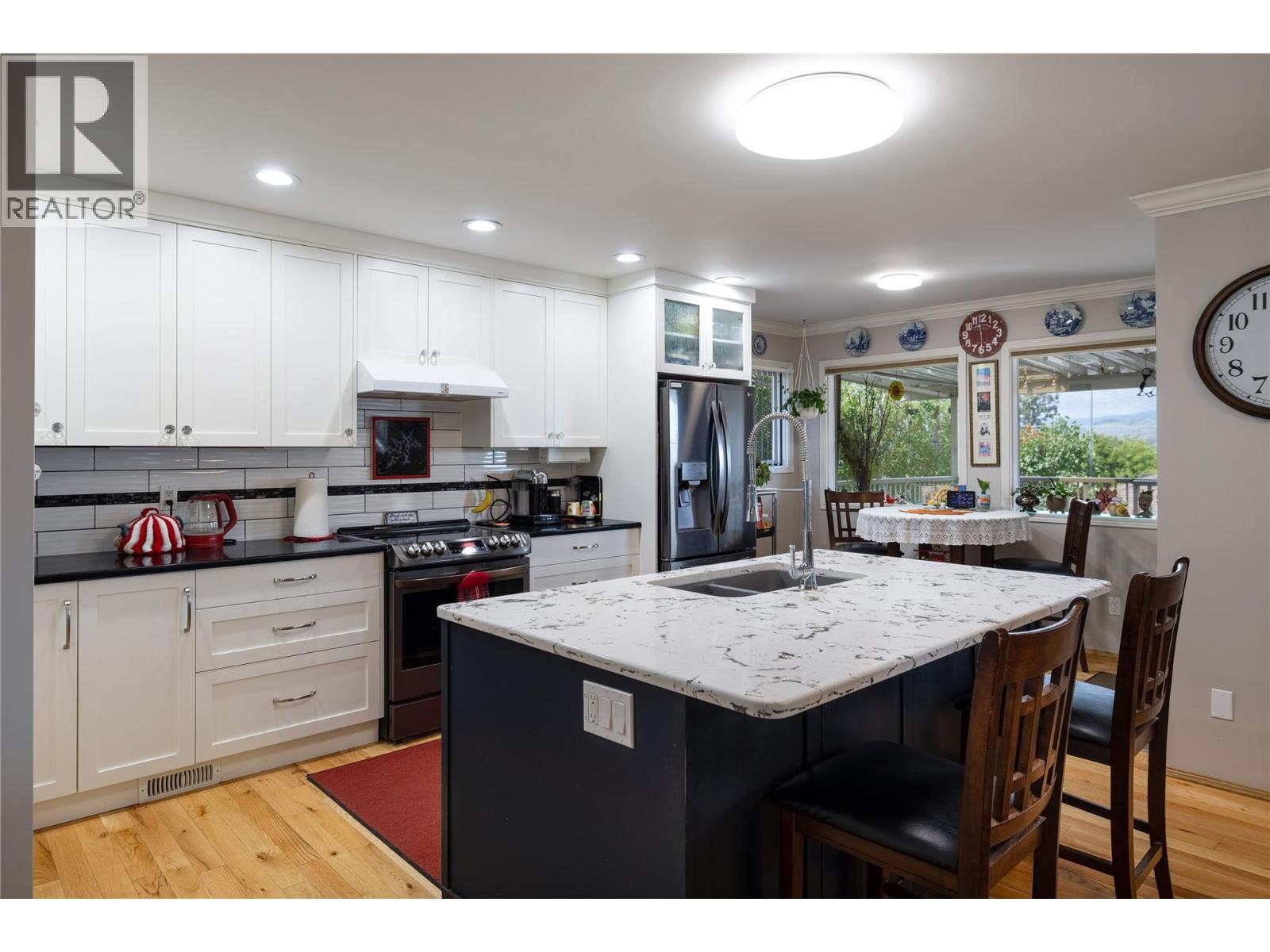 3944 Cascade Drive, Vernon, British Columbia  V1T 9E7 - Photo 6 - 10388481