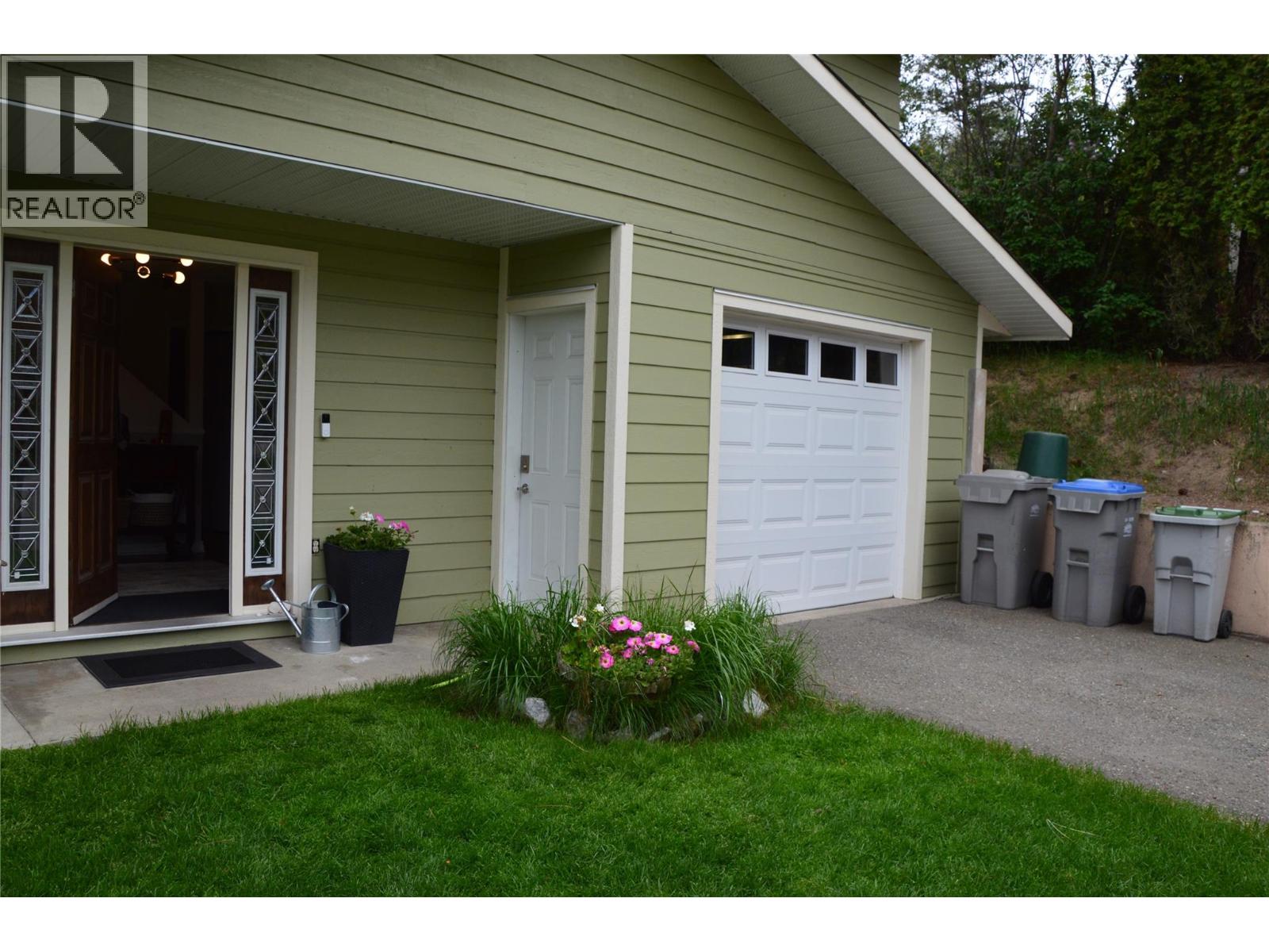 1975 Wentworth Place, Kamloops, British Columbia  V2E 2B3 - Photo 10 - 10388925