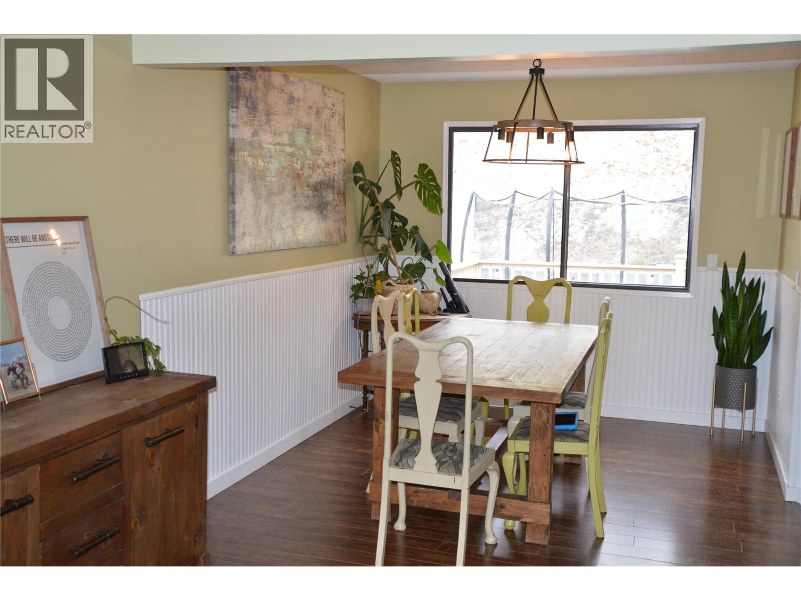 1975 Wentworth Place, Kamloops, British Columbia  V2E 2B3 - Photo 4 - 10388925