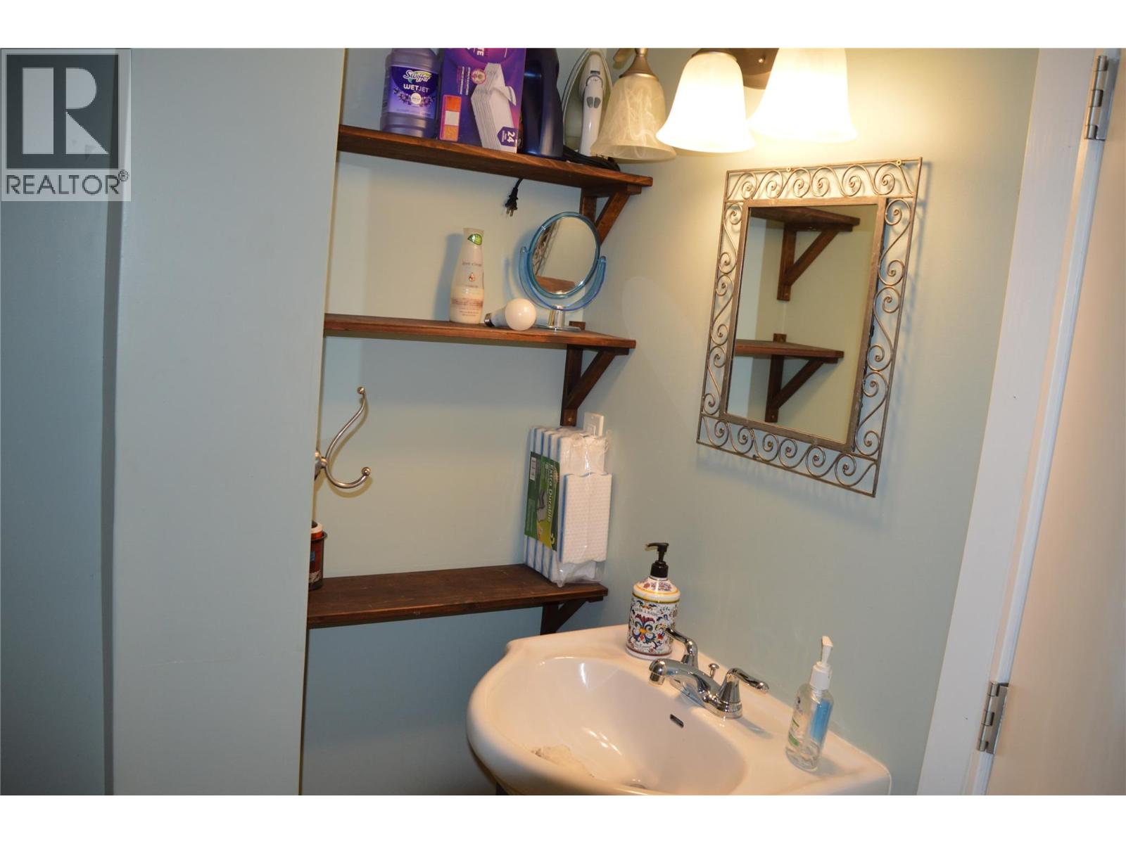 1975 Wentworth Place, Kamloops, British Columbia  V2E 2B3 - Photo 54 - 10388925
