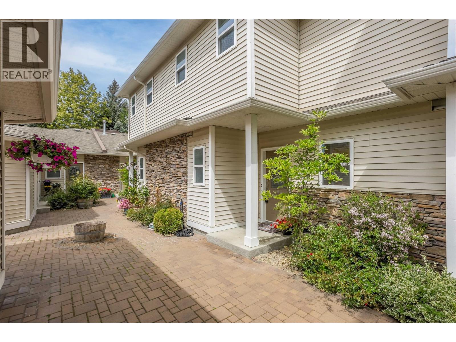 4049 Lakeshore Road Unit# 104, Kelowna, British Columbia  V1W 1V7 - Photo 2 - 10388772