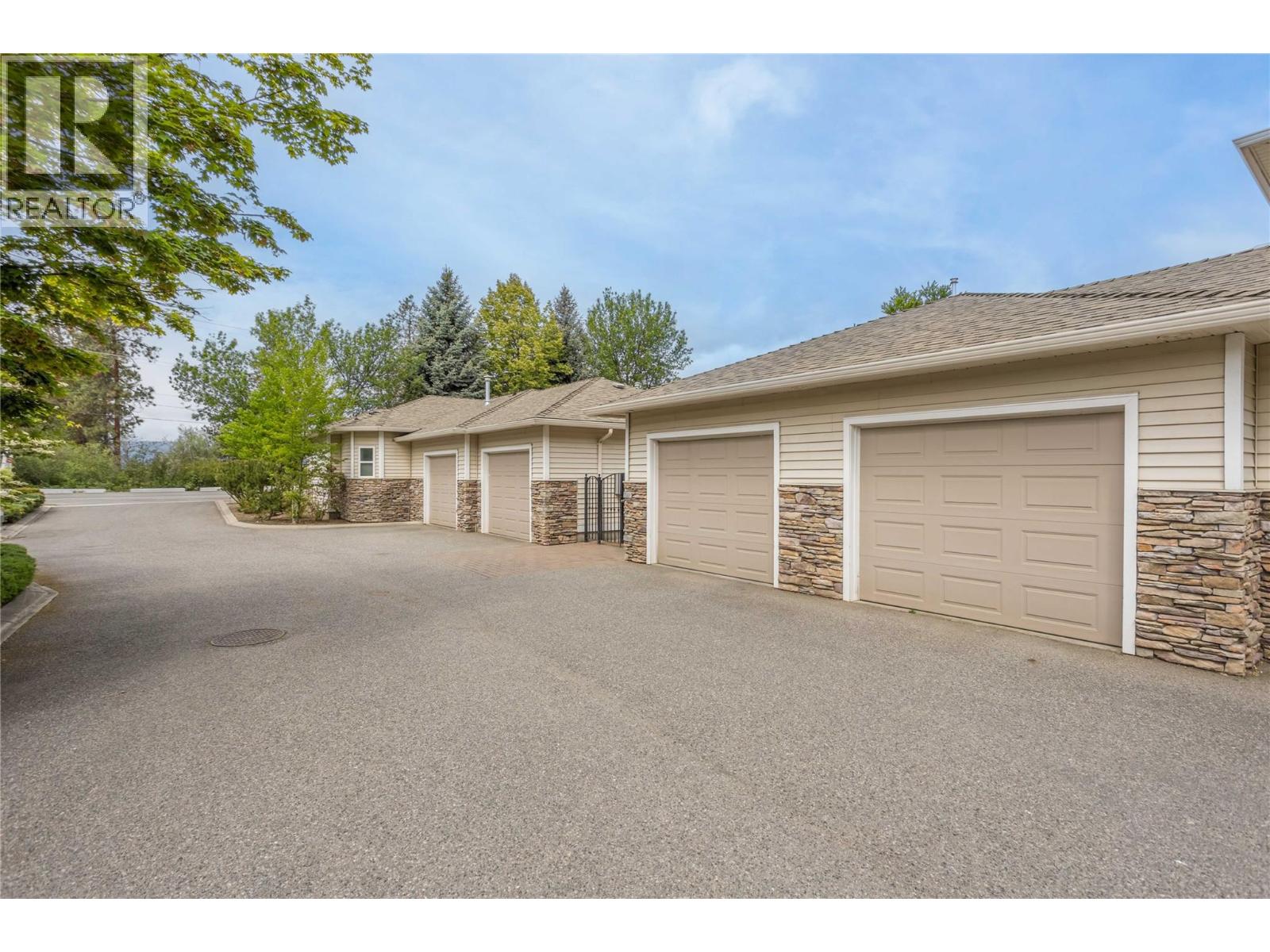 4049 Lakeshore Road Unit# 104, Kelowna, British Columbia  V1W 1V7 - Photo 31 - 10388772