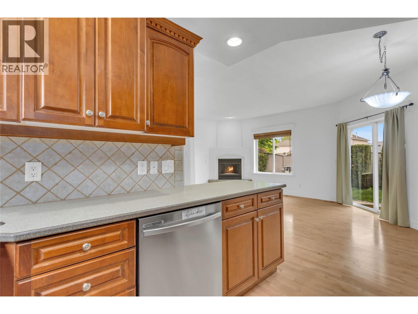 4049 Lakeshore Road Unit# 104, Kelowna, British Columbia  V1W 1V7 - Photo 5 - 10388772