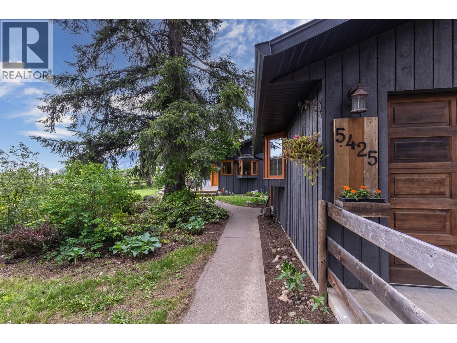5425 Petworth Road, Coldstream, British Columbia  V1B 3E2 - Photo 12 - 10388695