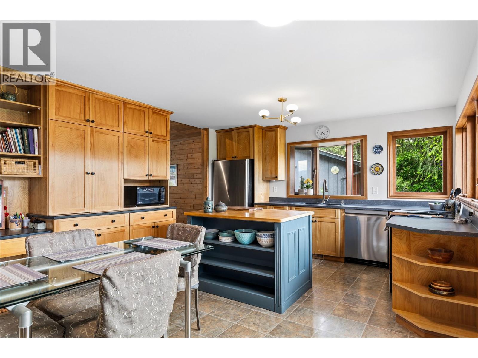 5425 Petworth Road, Coldstream, British Columbia  V1B 3E2 - Photo 19 - 10388695