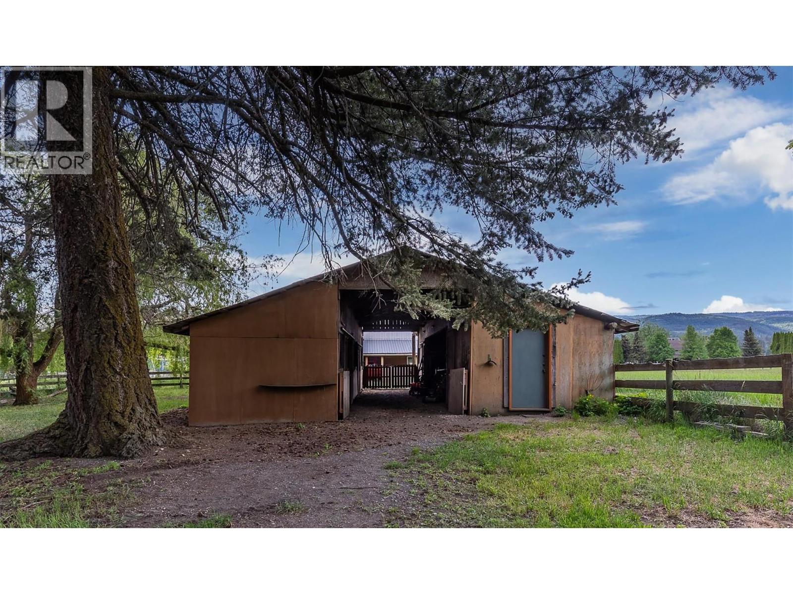 5425 Petworth Road, Coldstream, British Columbia  V1B 3E2 - Photo 7 - 10388695