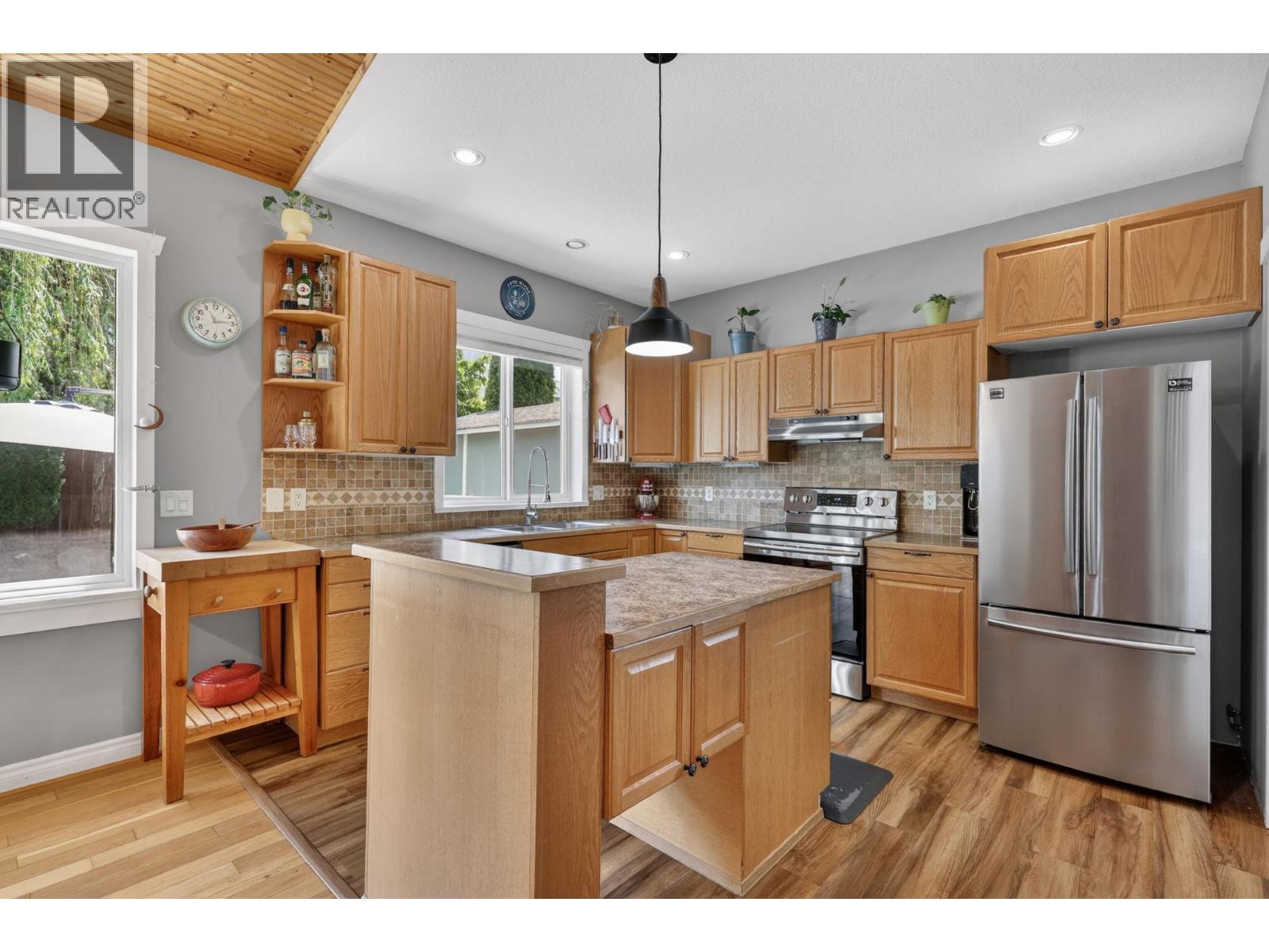 1850 22nd Street Ne, Salmon Arm, British Columbia  V1E 3M9 - Photo 15 - 10388901