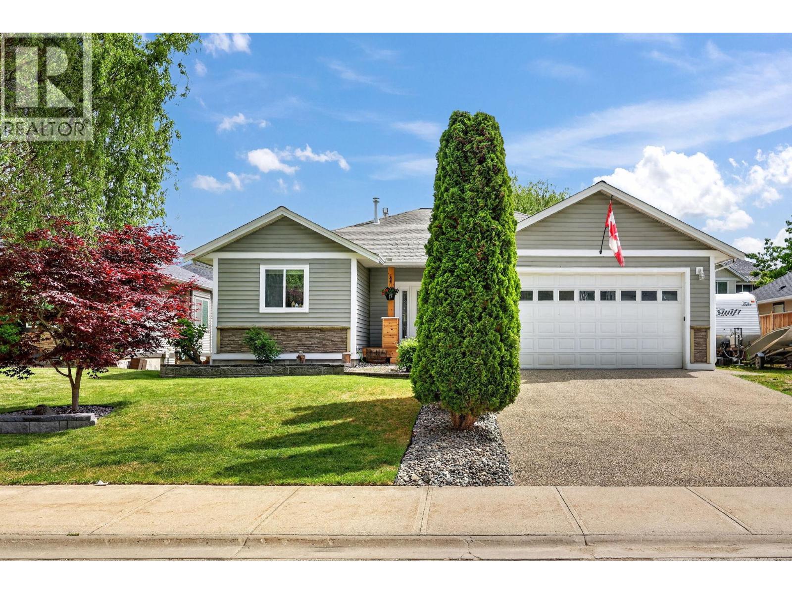 1850 22nd Street Ne, Salmon Arm, British Columbia  V1E 3M9 - Photo 3 - 10388901