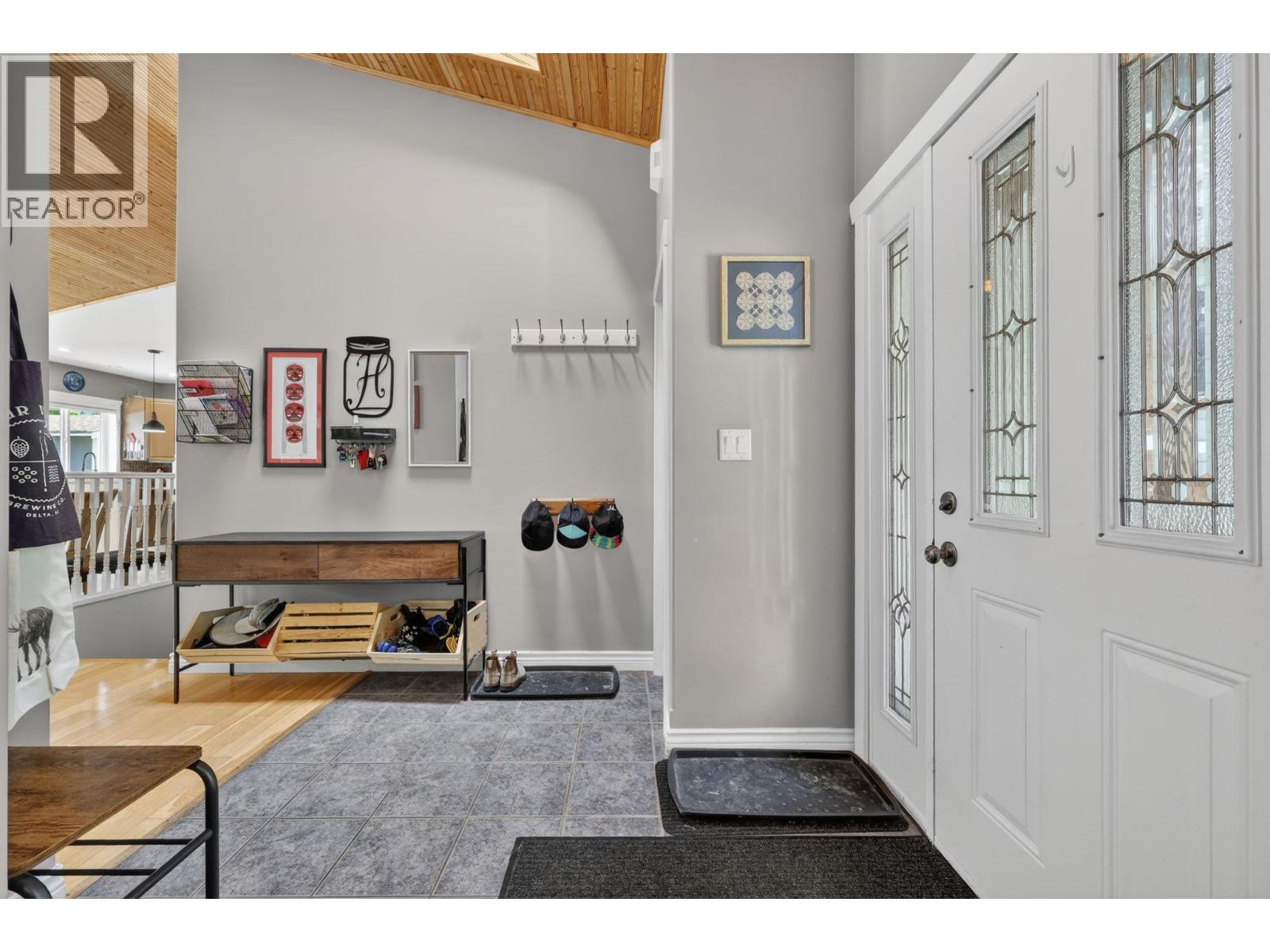 1850 22nd Street Ne, Salmon Arm, British Columbia  V1E 3M9 - Photo 5 - 10388901