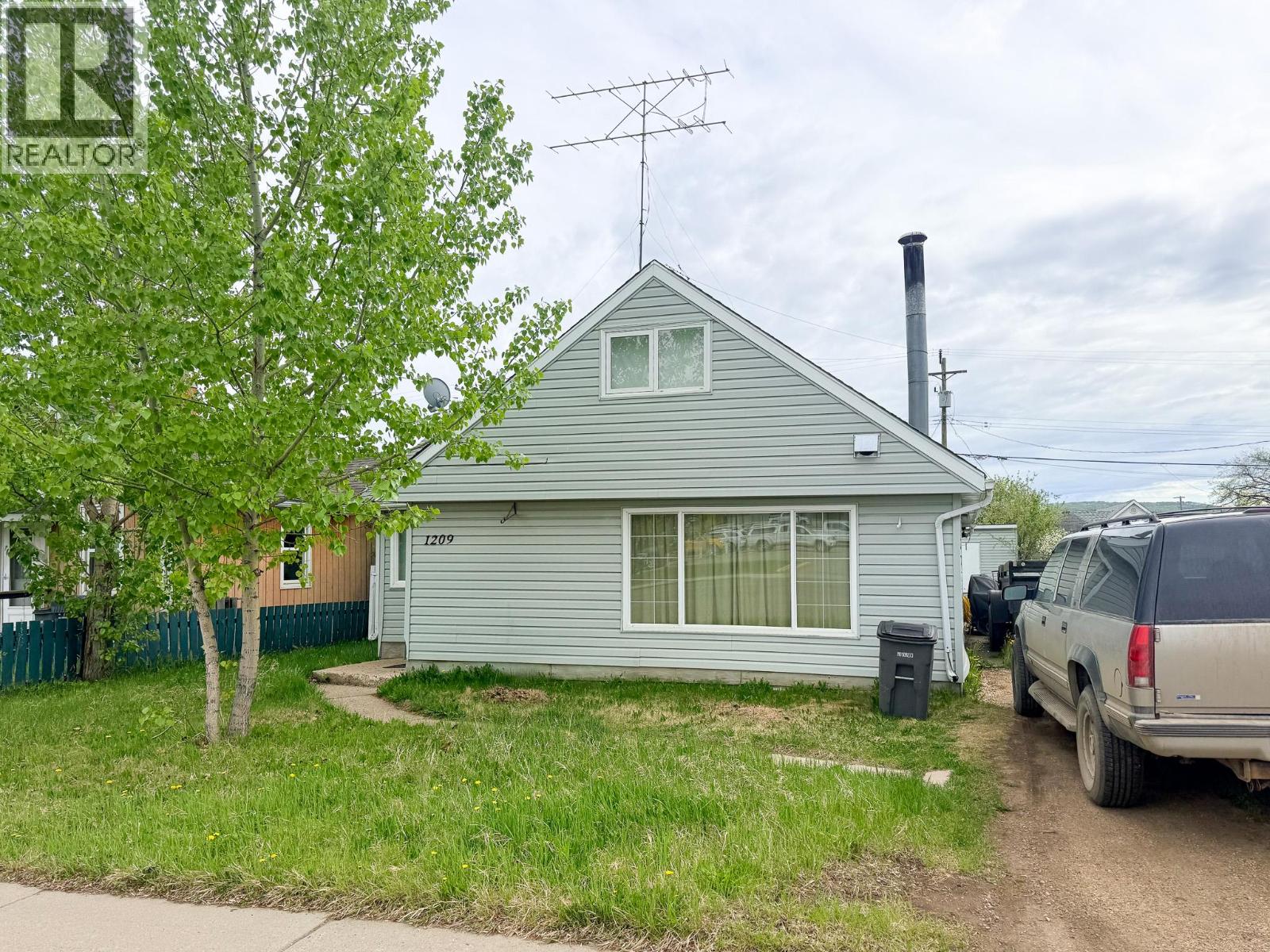 1209 104 Avenue, dawson creek, British Columbia