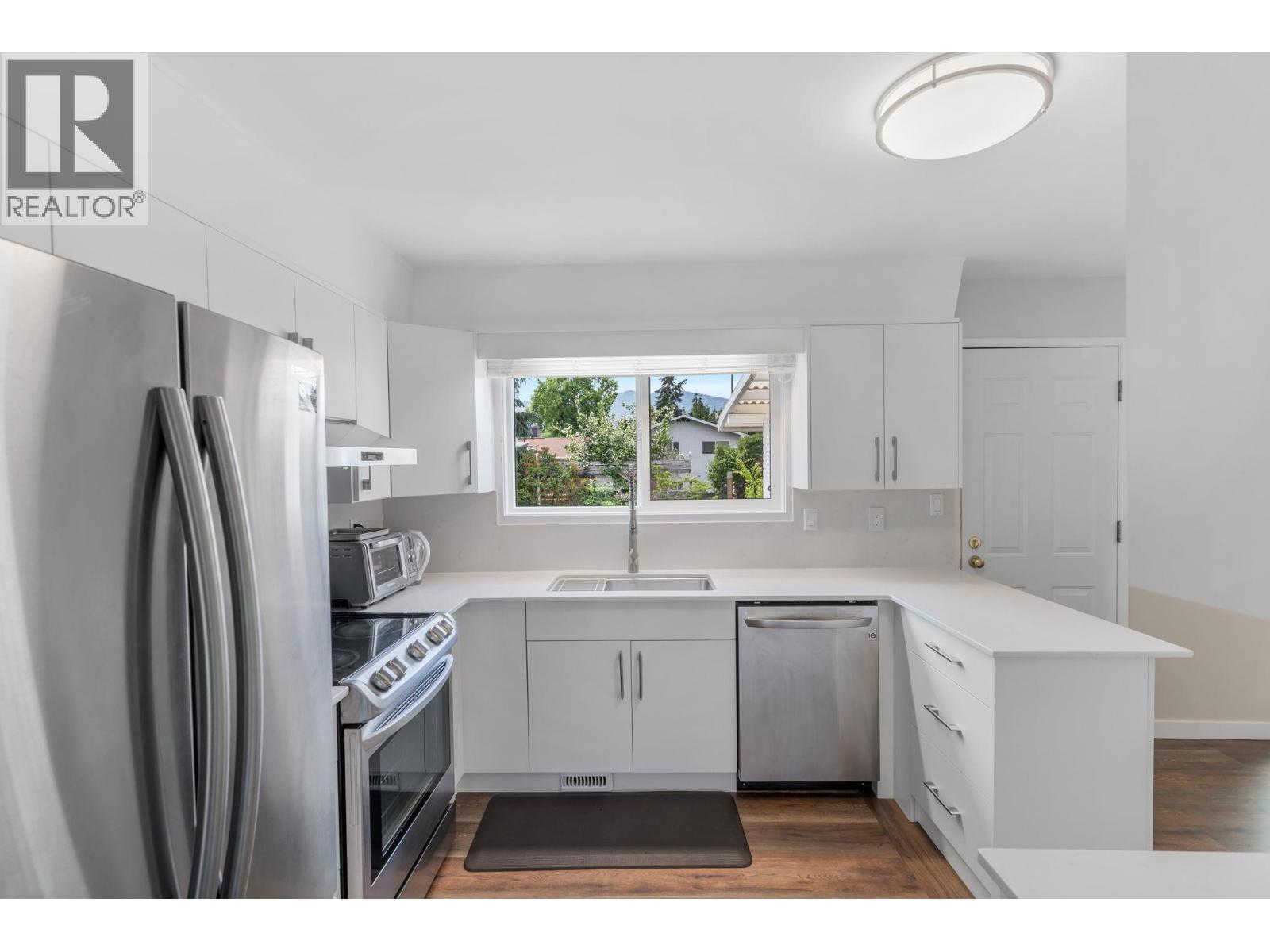449 Barkley Road, Kelowna, British Columbia  V1W 1E4 - Photo 10 - 10389000