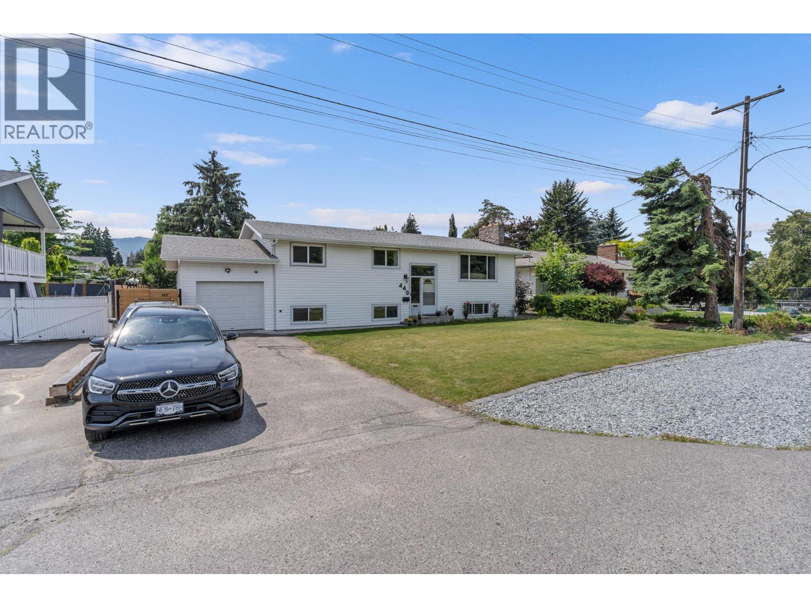 449 Barkley Road, Kelowna, British Columbia  V1W 1E4 - Photo 2 - 10389000