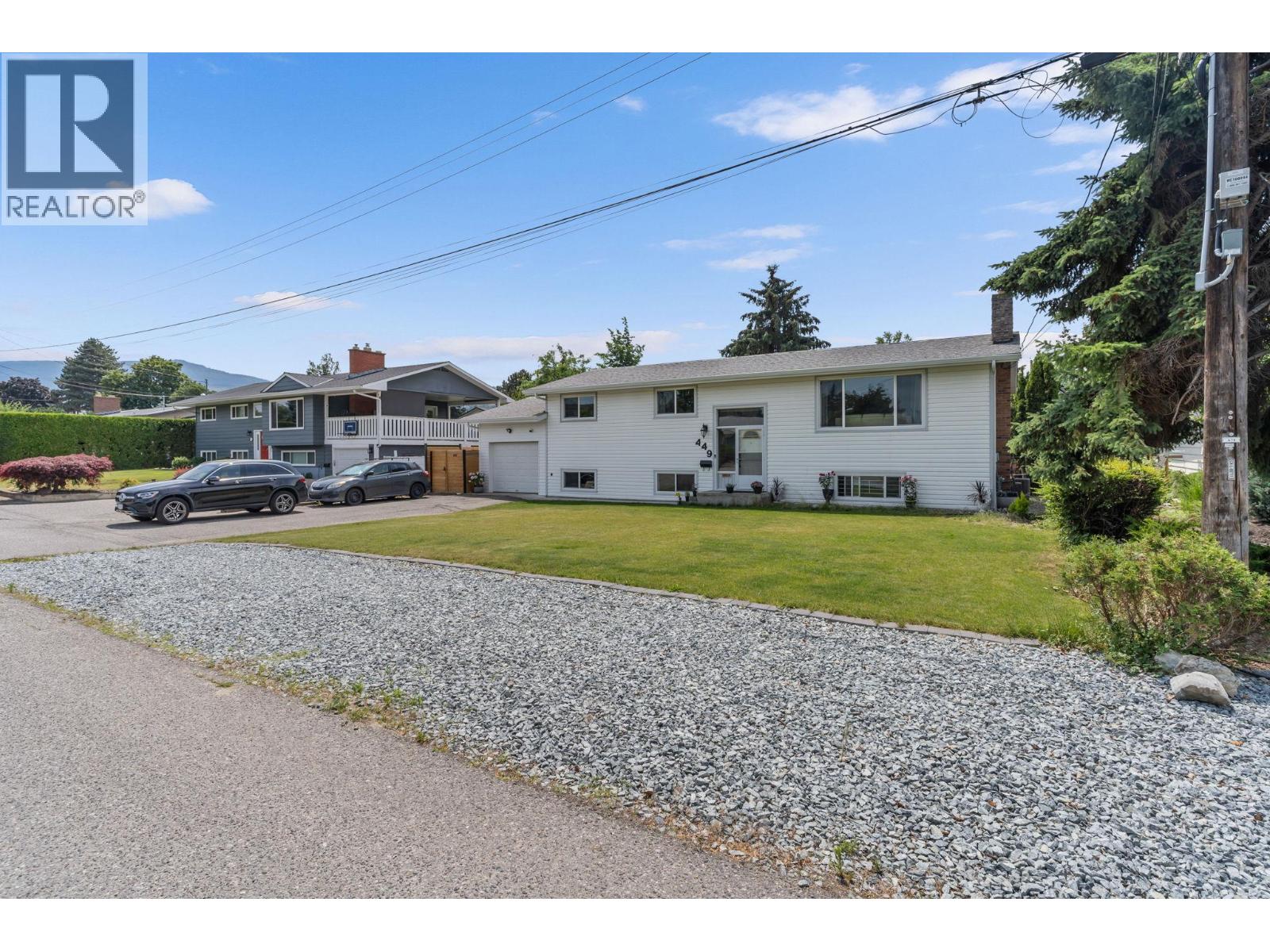 449 Barkley Road, Kelowna, British Columbia  V1W 1E4 - Photo 3 - 10389000