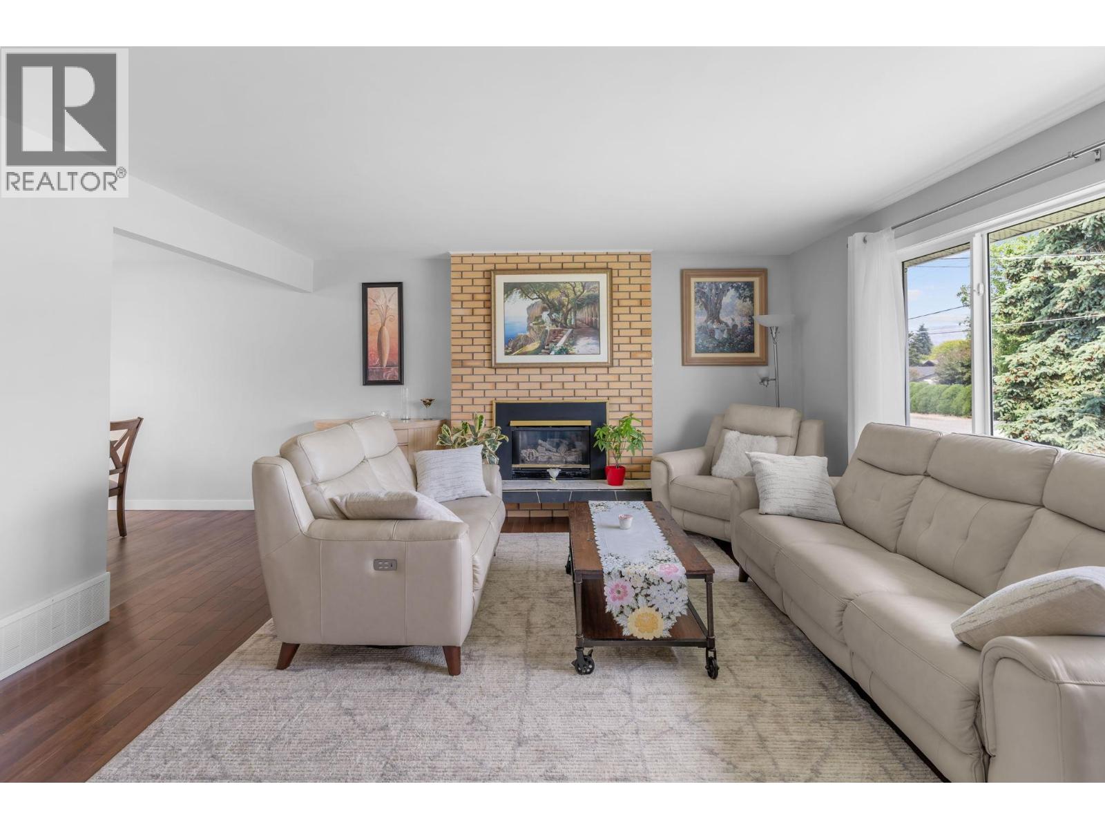 449 Barkley Road, Kelowna, British Columbia  V1W 1E4 - Photo 6 - 10389000