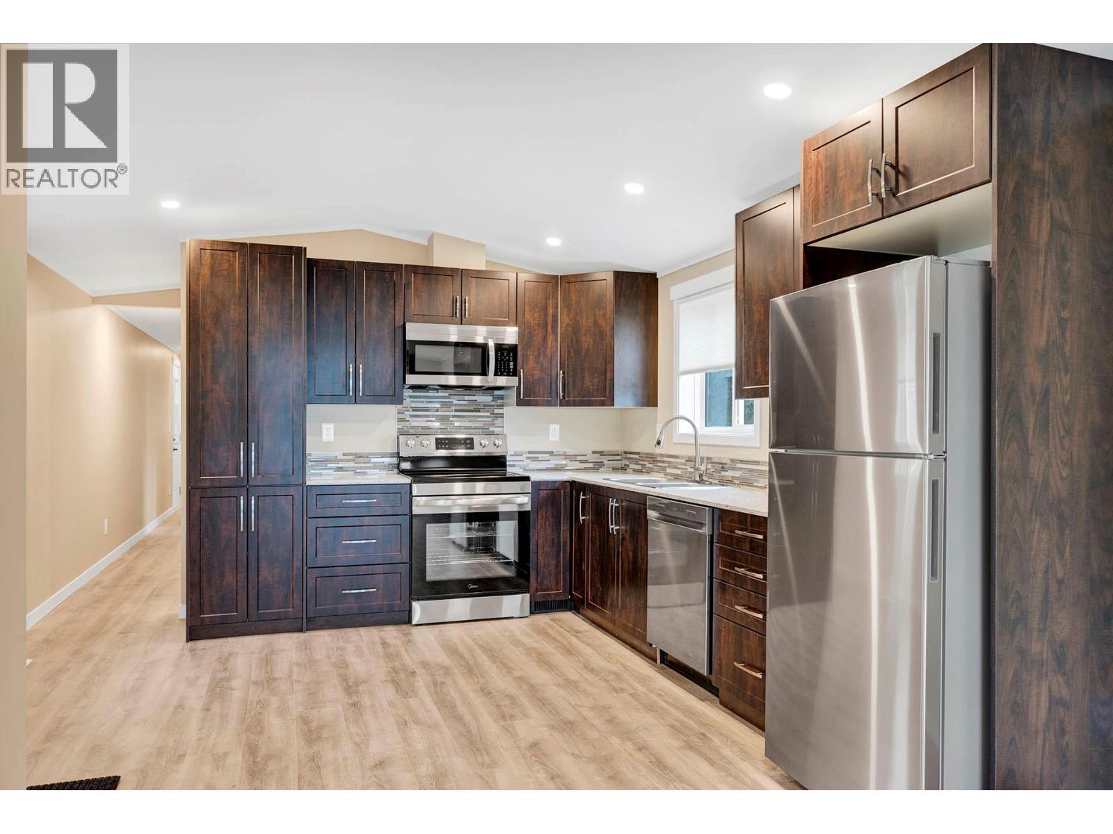 121 Ferry Road Unit# 34, Clearwater, British Columbia  V0E 1N2 - Photo 3 - 10364032
