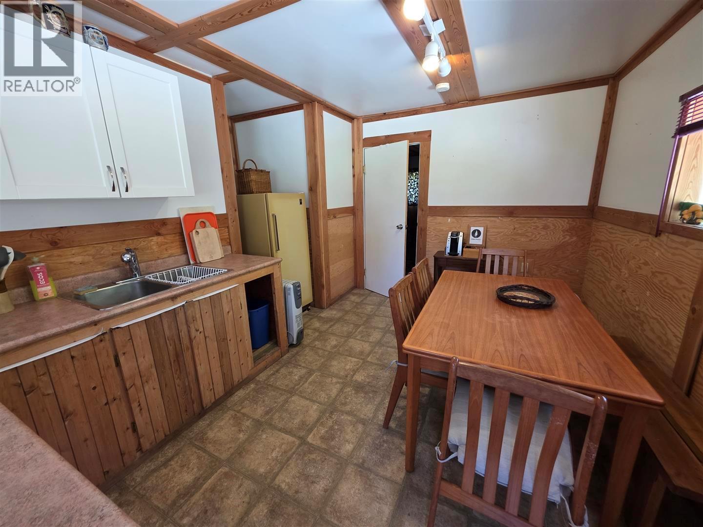 6760 Highway 3, Bridesville, British Columbia  V0H 1B0 - Photo 27 - 10389004