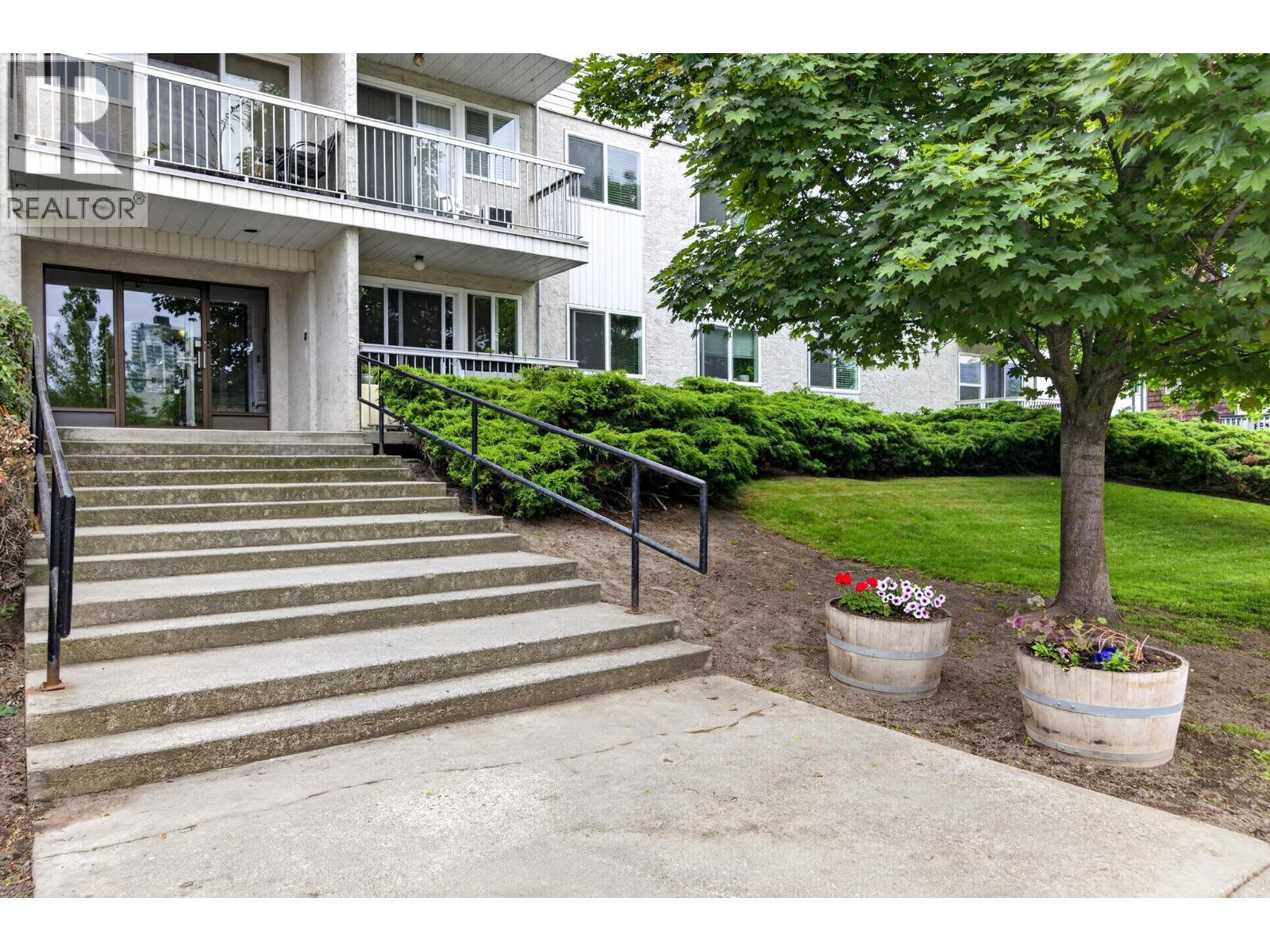 625 Rowcliffe Avenue Unit# 108, kelowna, British Columbia