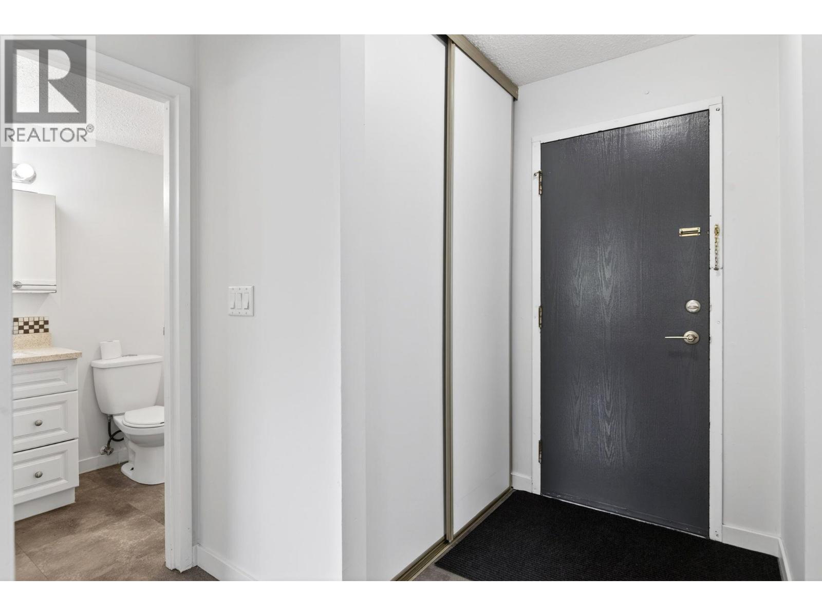 625 Rowcliffe Avenue Unit# 108, Kelowna, British Columbia  V1Y 5Y8 - Photo 2 - 10388941
