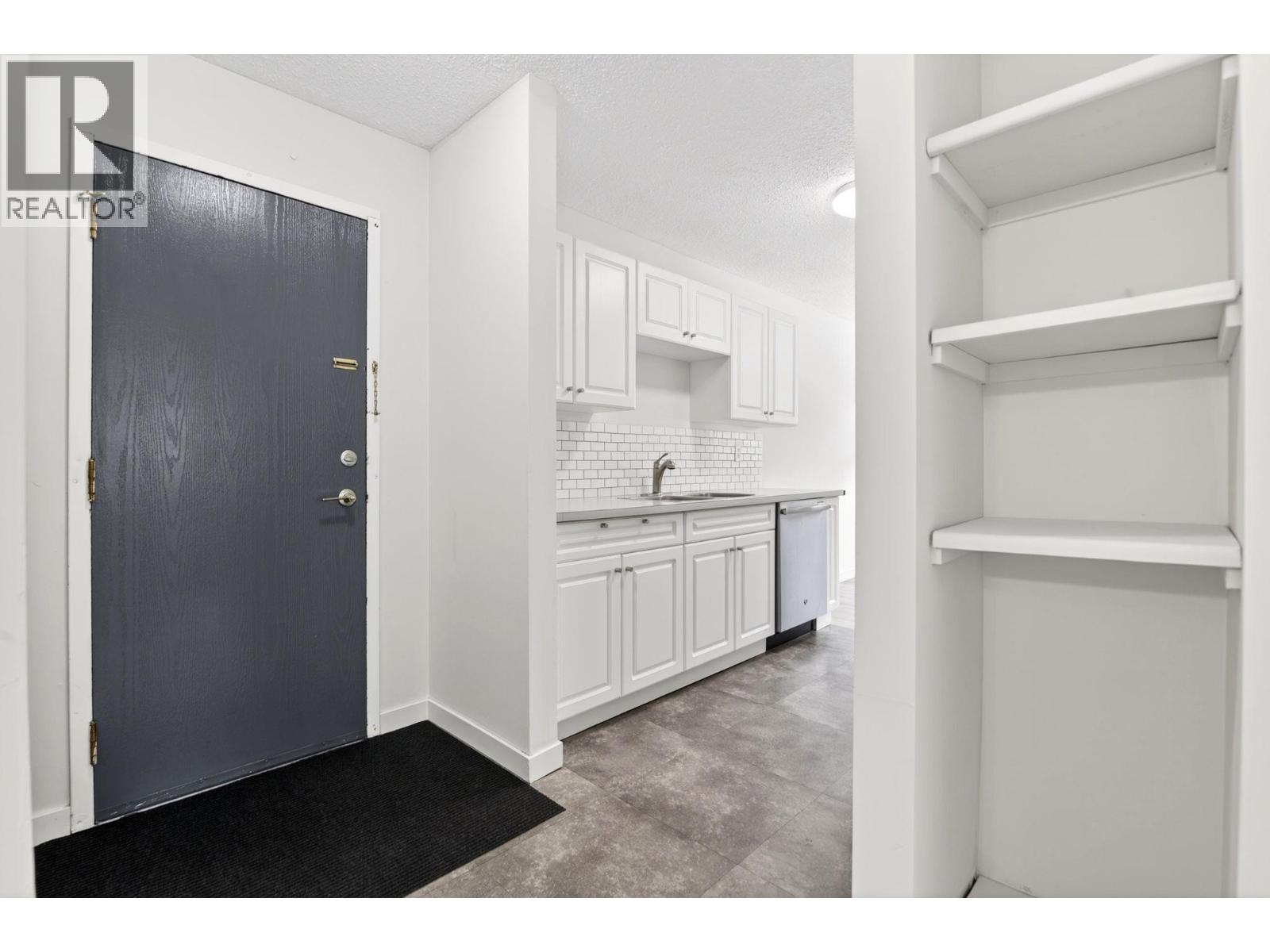 625 Rowcliffe Avenue Unit# 108, Kelowna, British Columbia  V1Y 5Y8 - Photo 3 - 10388941
