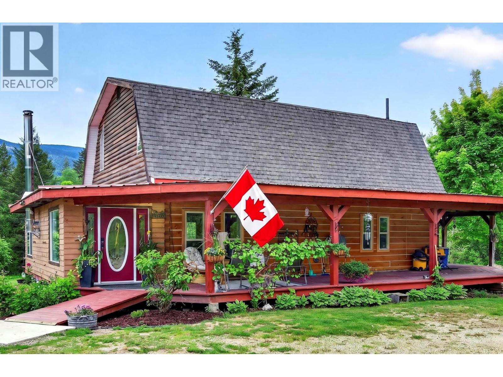 2236 YELLOWHEAD Highway, clearwater, British Columbia