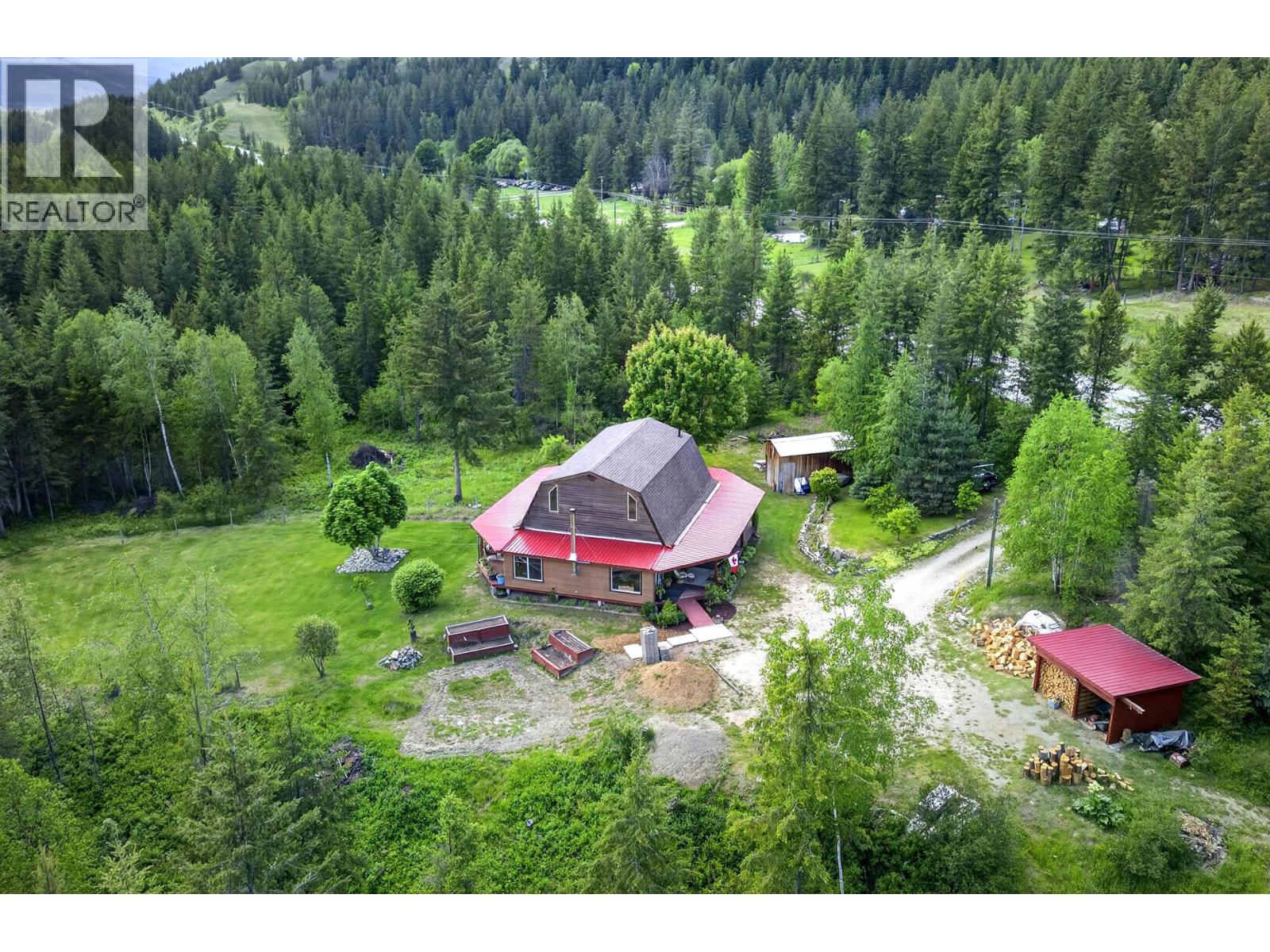 2236 Yellowhead Highway, Clearwater, British Columbia  V0E 1N1 - Photo 4 - 10388869