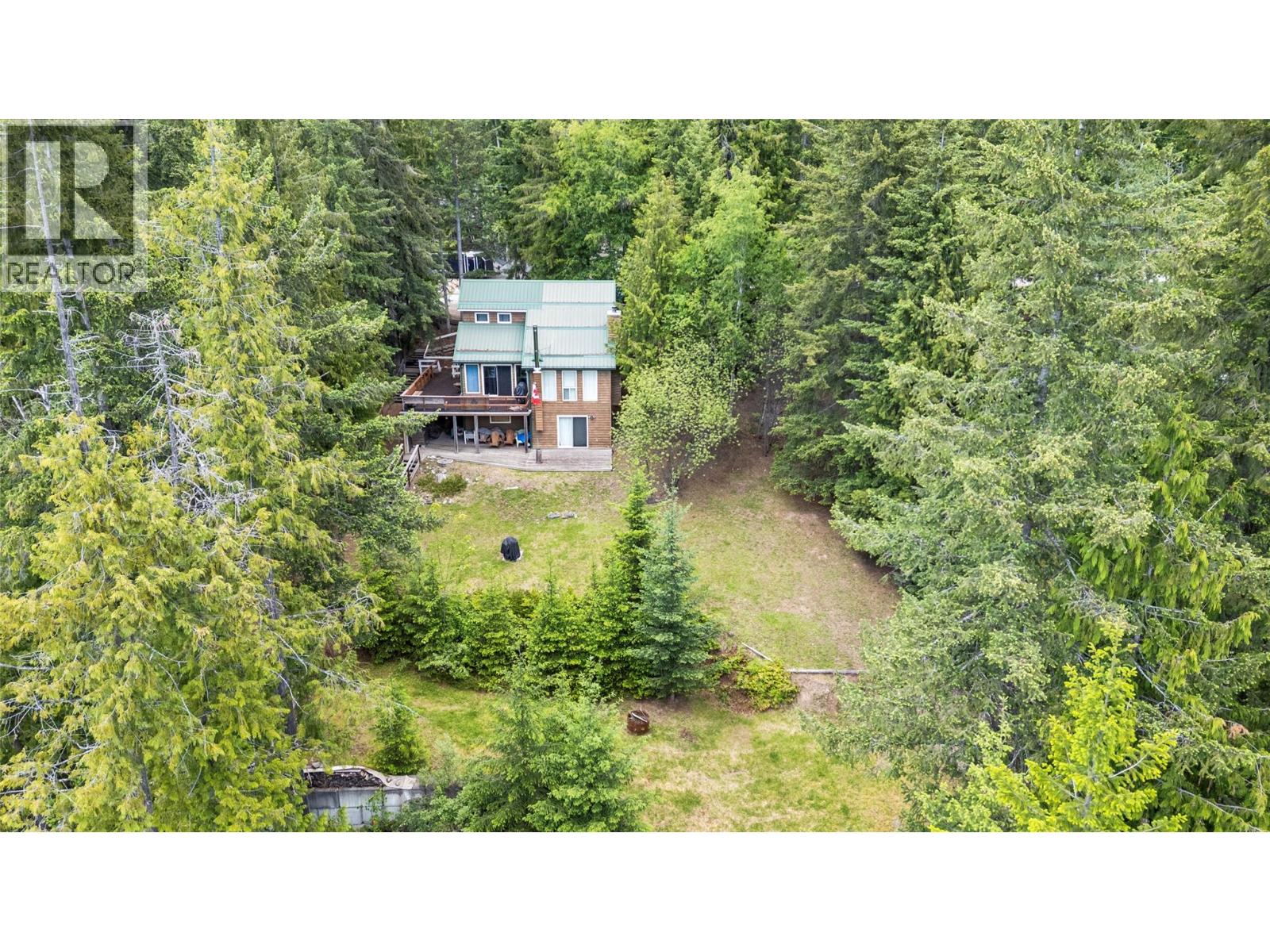 7256 Estate Drive, Anglemont, British Columbia  V0E 1M8 - Photo 31 - 10388999