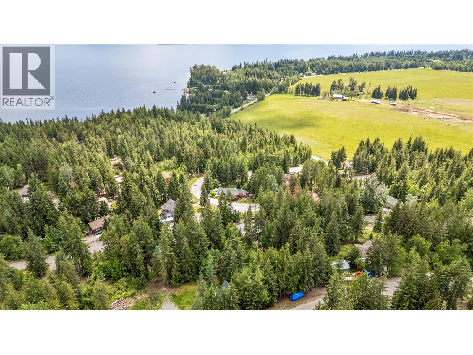 7256 Estate Drive, Anglemont, British Columbia  V0E 1M8 - Photo 32 - 10388999
